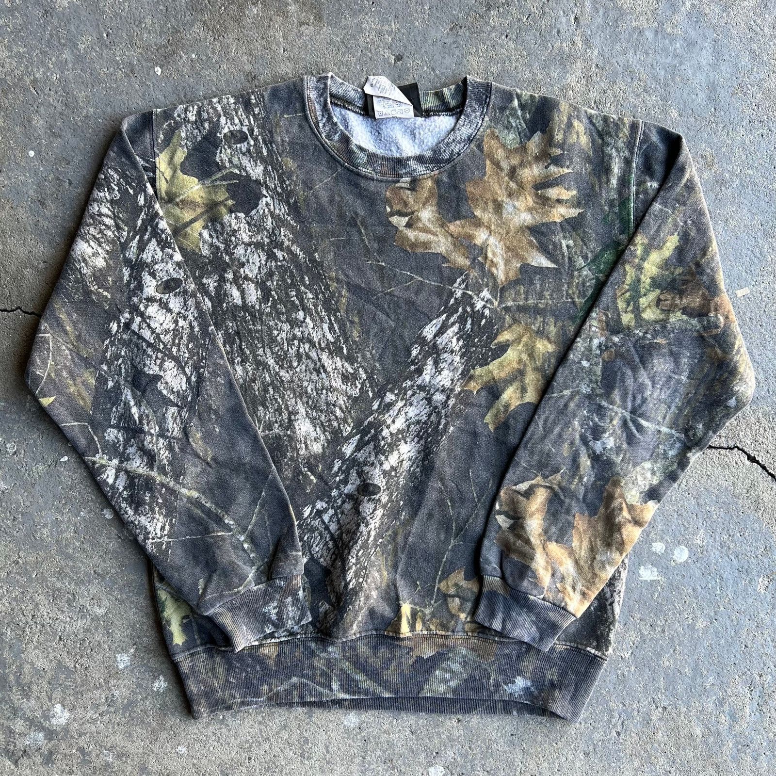 Vintage Y2k Youth Jerzees Realtree Camo Crewneck Sweatshirt