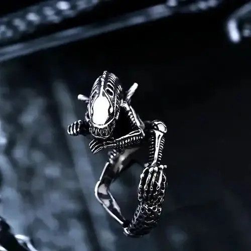 Japanese Brand Alien Predator Finger Rings