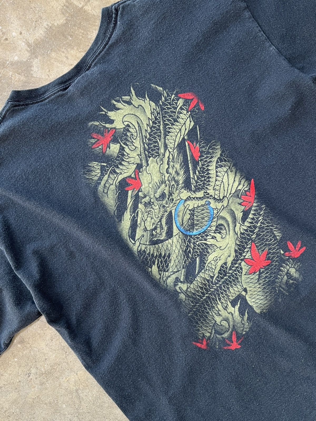 Vintage Chinese Dragon Weed Leaf Tee Large Hoodie, Sweatshirt | FlexRushtees.com