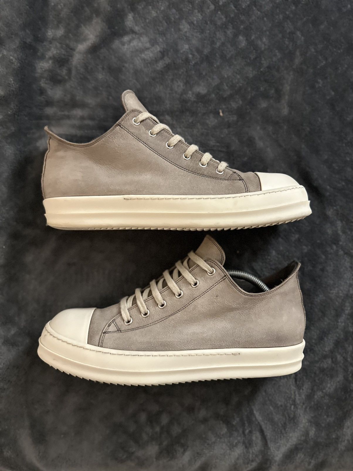 Owens Rick Owens Ramones Low Nubuck Suede Dust Milk T-Shirts, Hoodie, Sweatshirt | AU16VibeMintTees.com