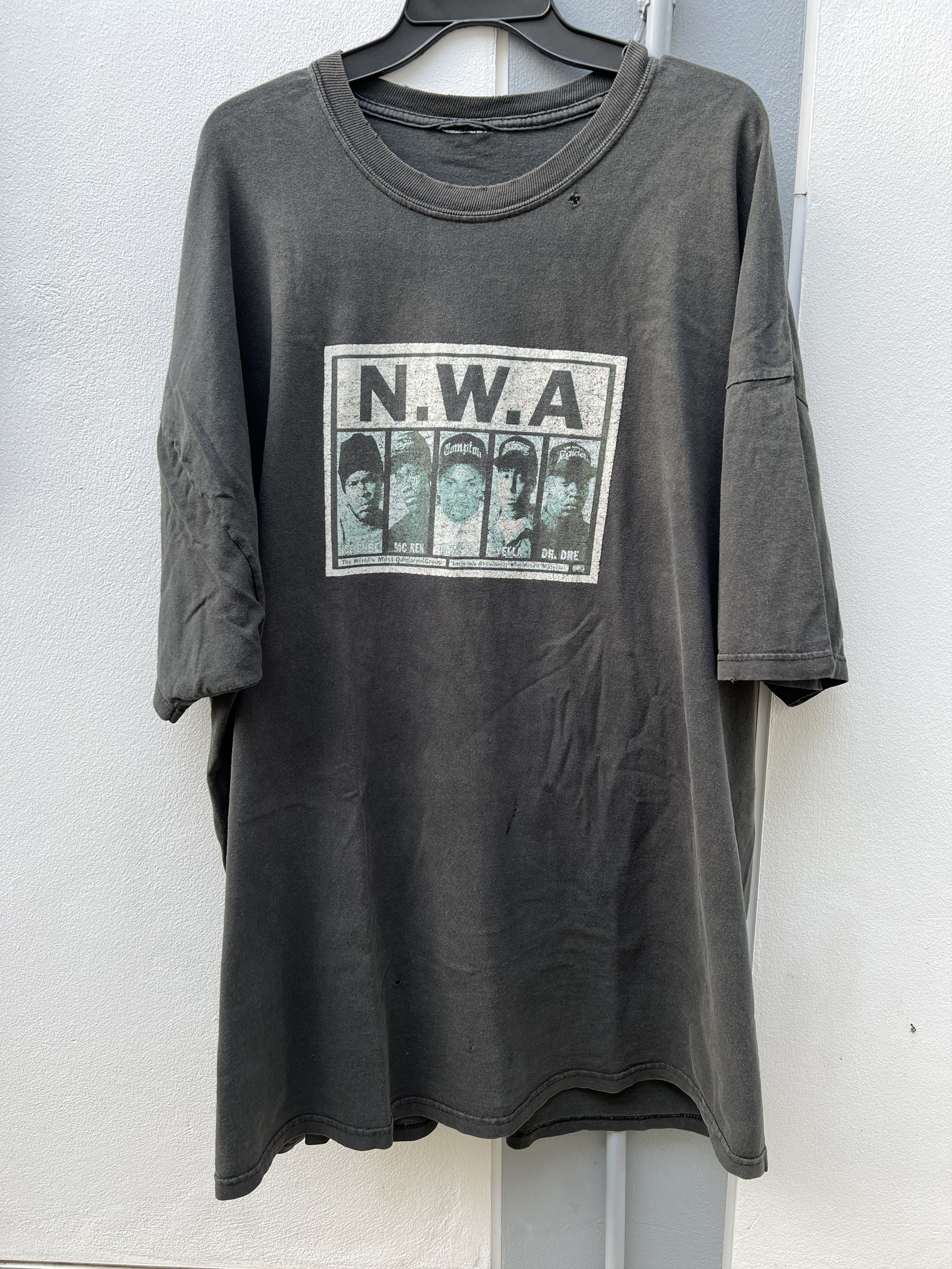 Rap Tees Vintage Nwa Icecube Mc Ren Eazy E Dj Yella Dr Dre Faded 4xl Hoodie, Sweatshirt | FlexRushtees.com