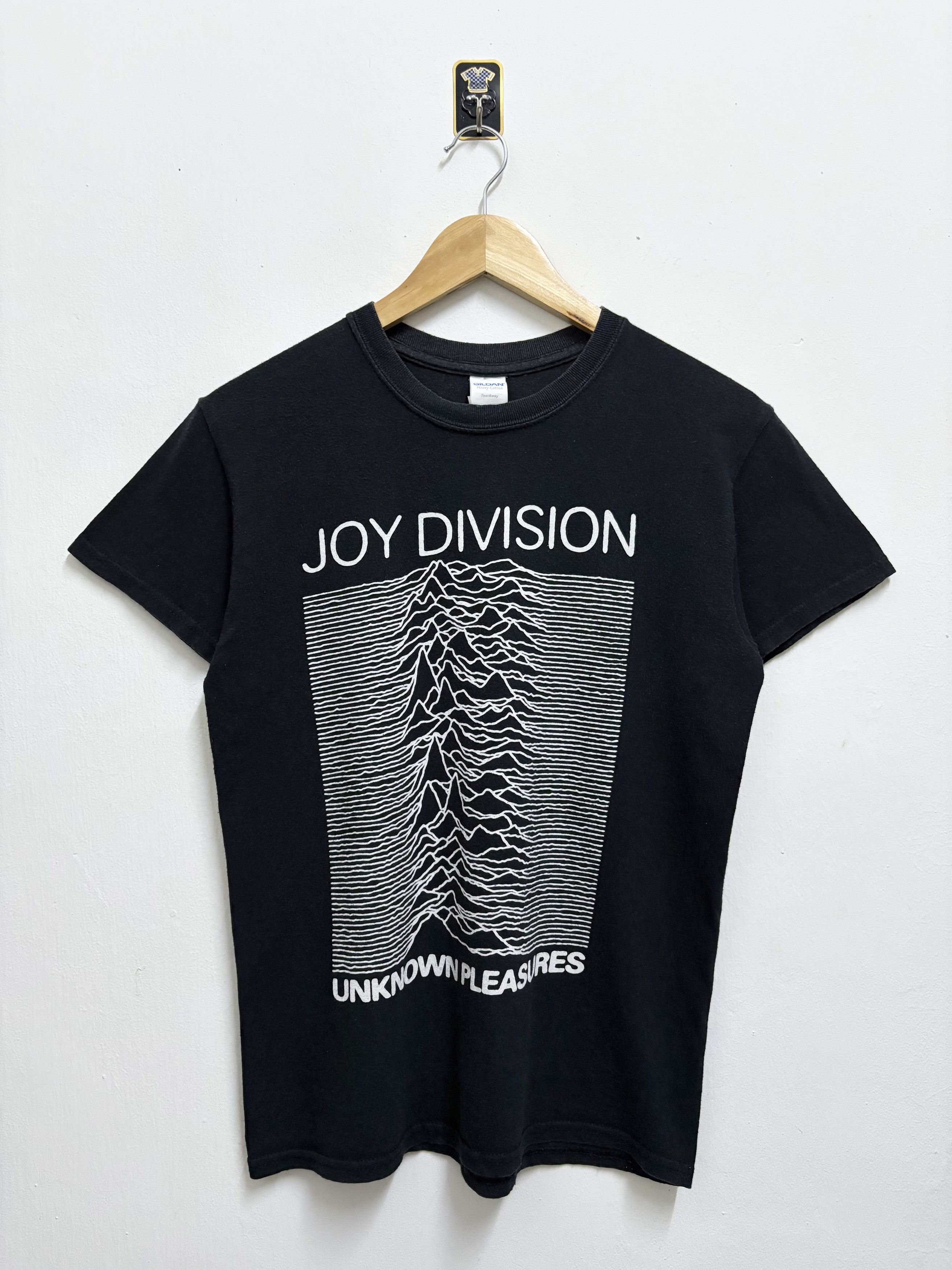 Undercover X Vintage 2000 S Joy Division Unknown Pleasures Undercover T Shirt Hoodie, Sweatshirt | FlexRushtees.com