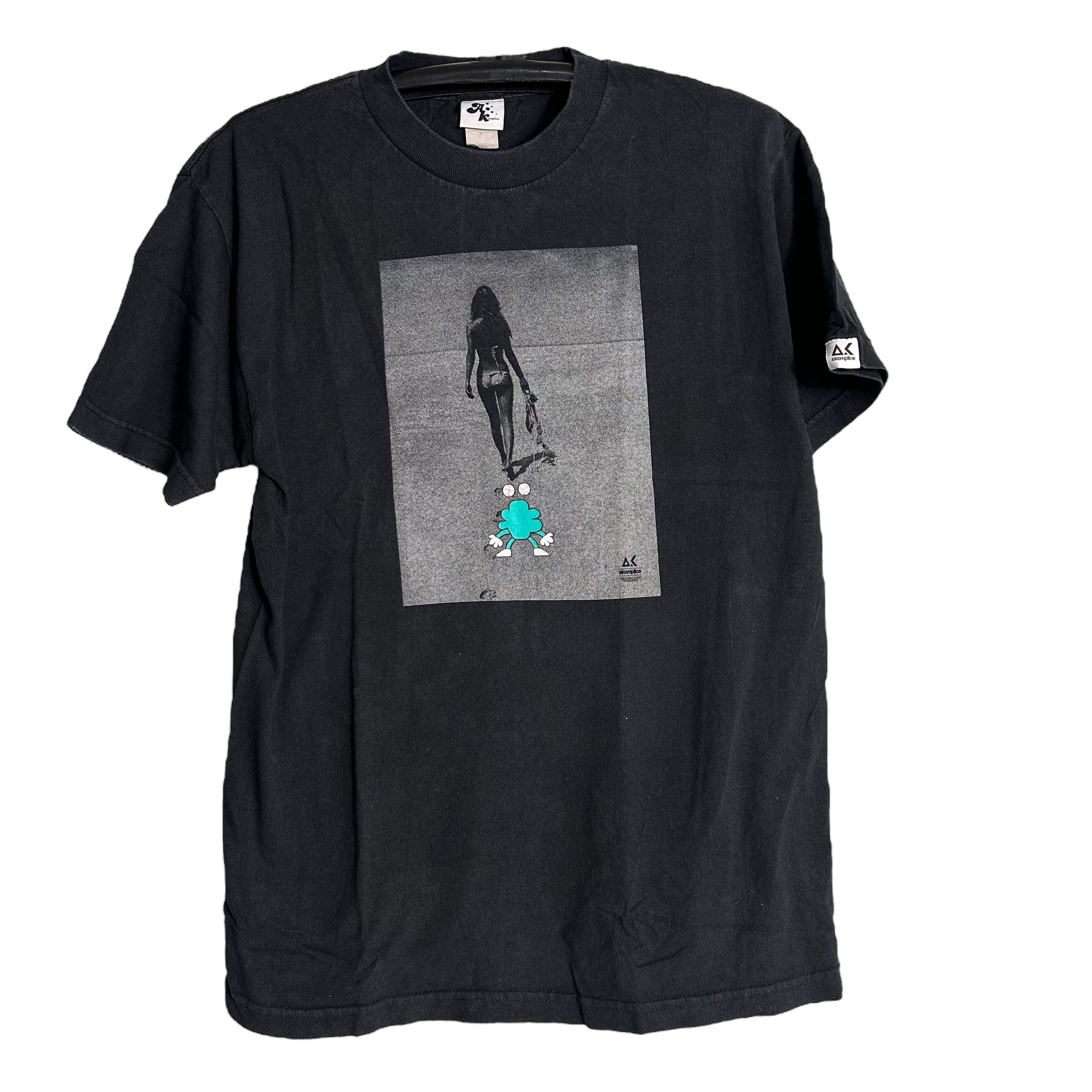 Rare Vintage Akomplice Bowzzoga Photographer T Shirt Hoodie, Sweatshirt | FlexRushtees.com