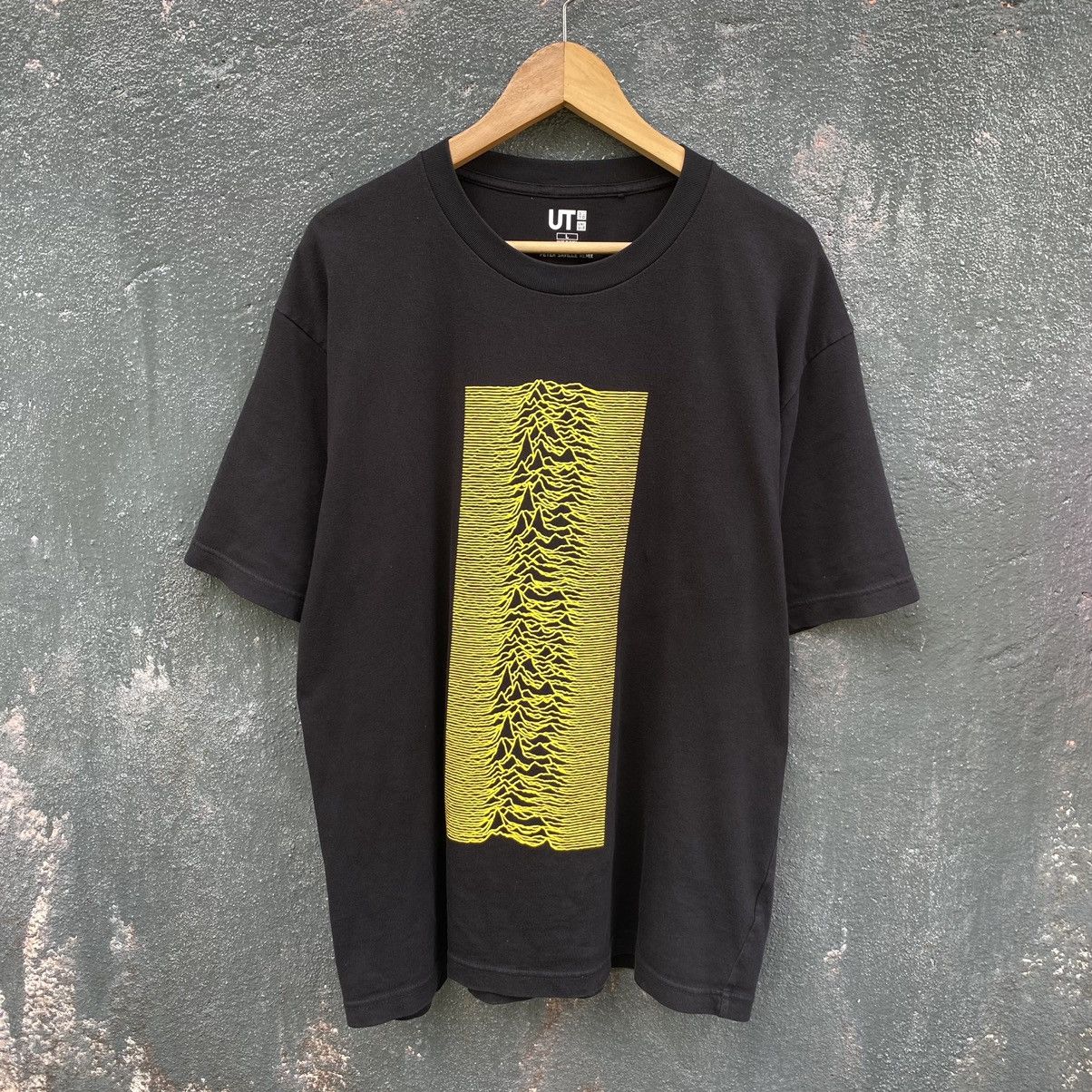 Uniqlo Oversized Tee Hoodie, Sweatshirt | FlexRushtees.com