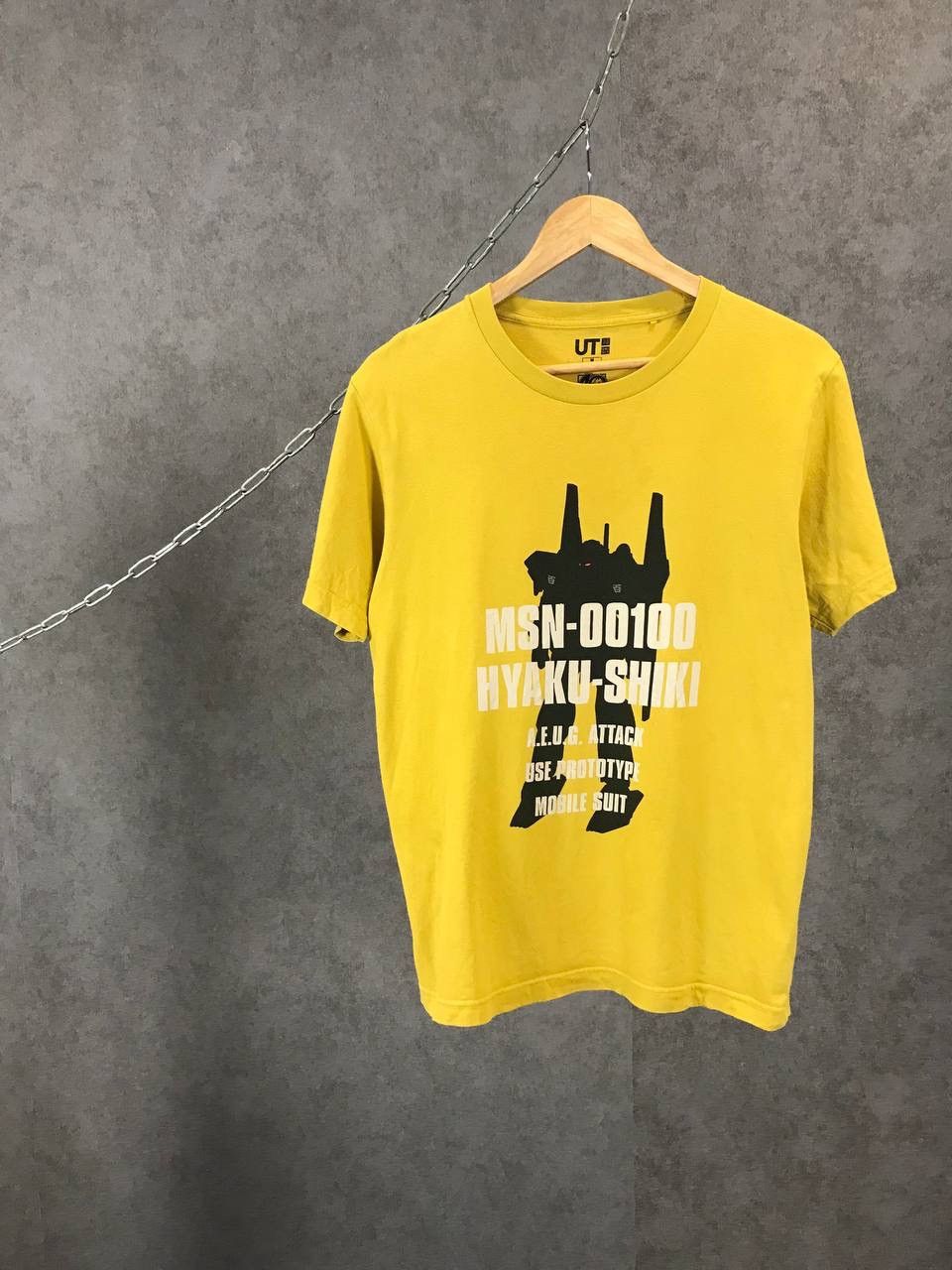 Uniqlo X Gundam Gunpla 40th Anniversary Tee Hoodie, Sweatshirt | FlexRushtees.com