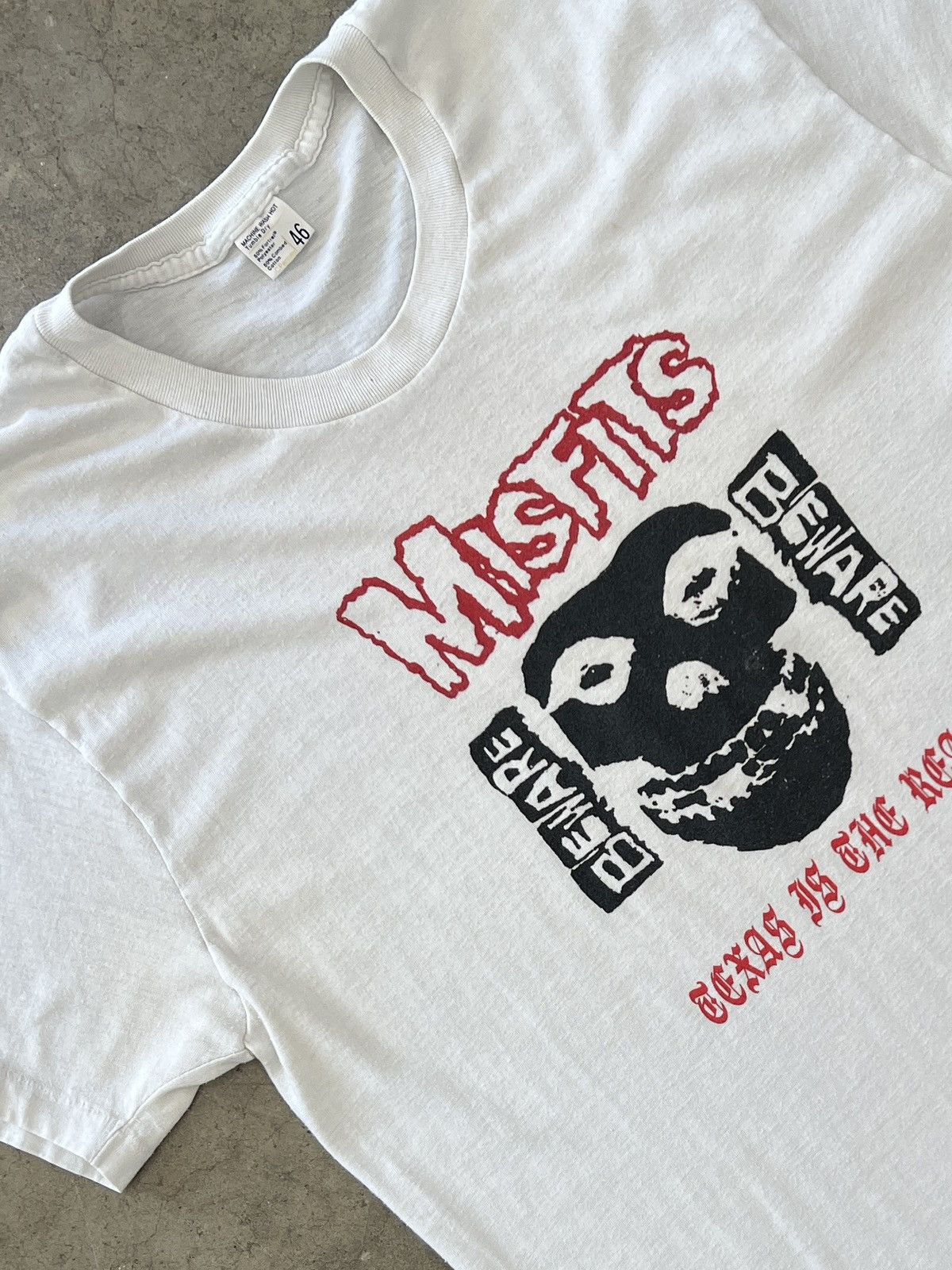 Band Tees Vintage Misfits Beware Texas Is The Reason Band Tee Medium Hoodie, Sweatshirt | FlexRushtees.com