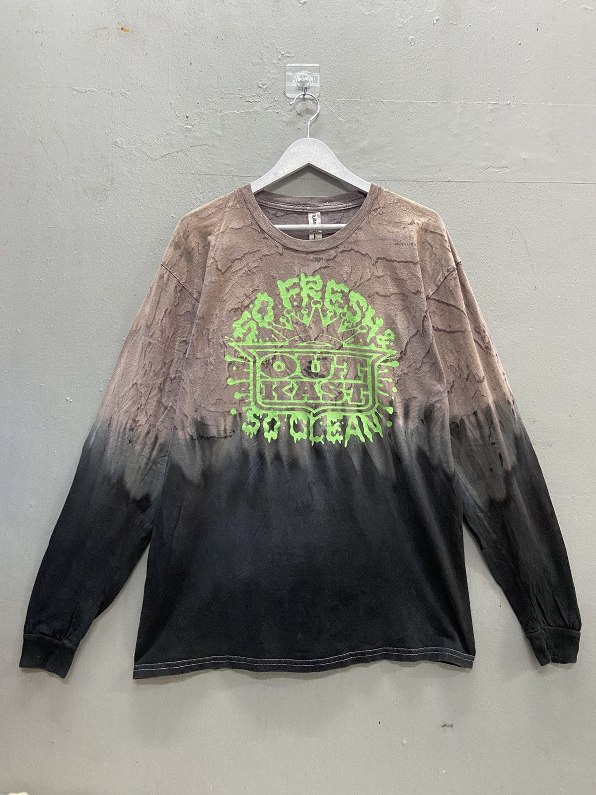 Band Tees Outkast So Fresh So Clean Long Sleeve Hoodie, Sweatshirt | AU16VibeMintTees.com