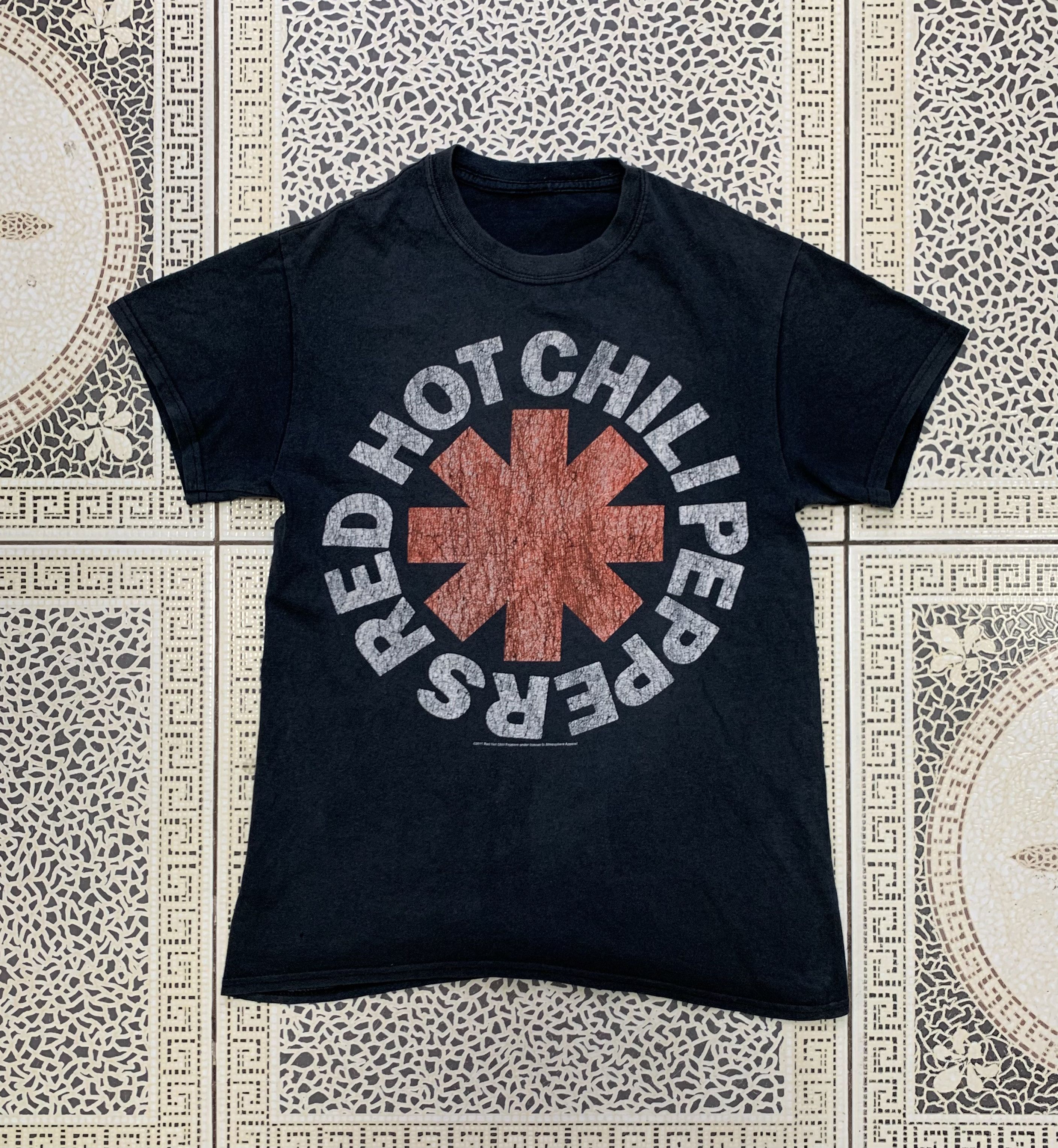Vintage Red Hot Chili Peppers 2011 Tee Hoodie, Sweatshirt | FlexRushtees.com