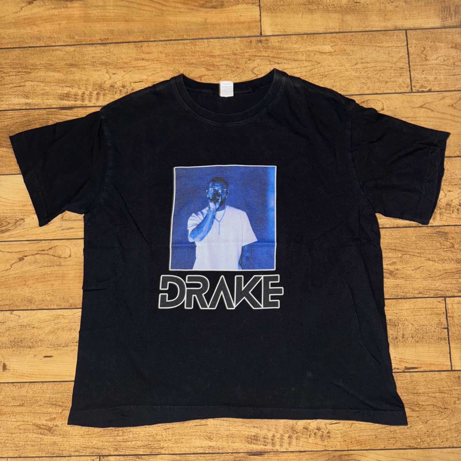Rap Tees Drake Photograph T Shirt Black Medium 21x24 Rap Tee Graphic Hoodie, Sweatshirt | FlexRushtees.com