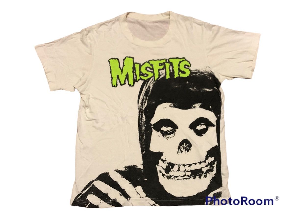 Misfits X Uniqlo Fullprint Bandtees Misfits X Uniqlo Shirt Hoodie, Sweatshirt | FlexRushtees.com