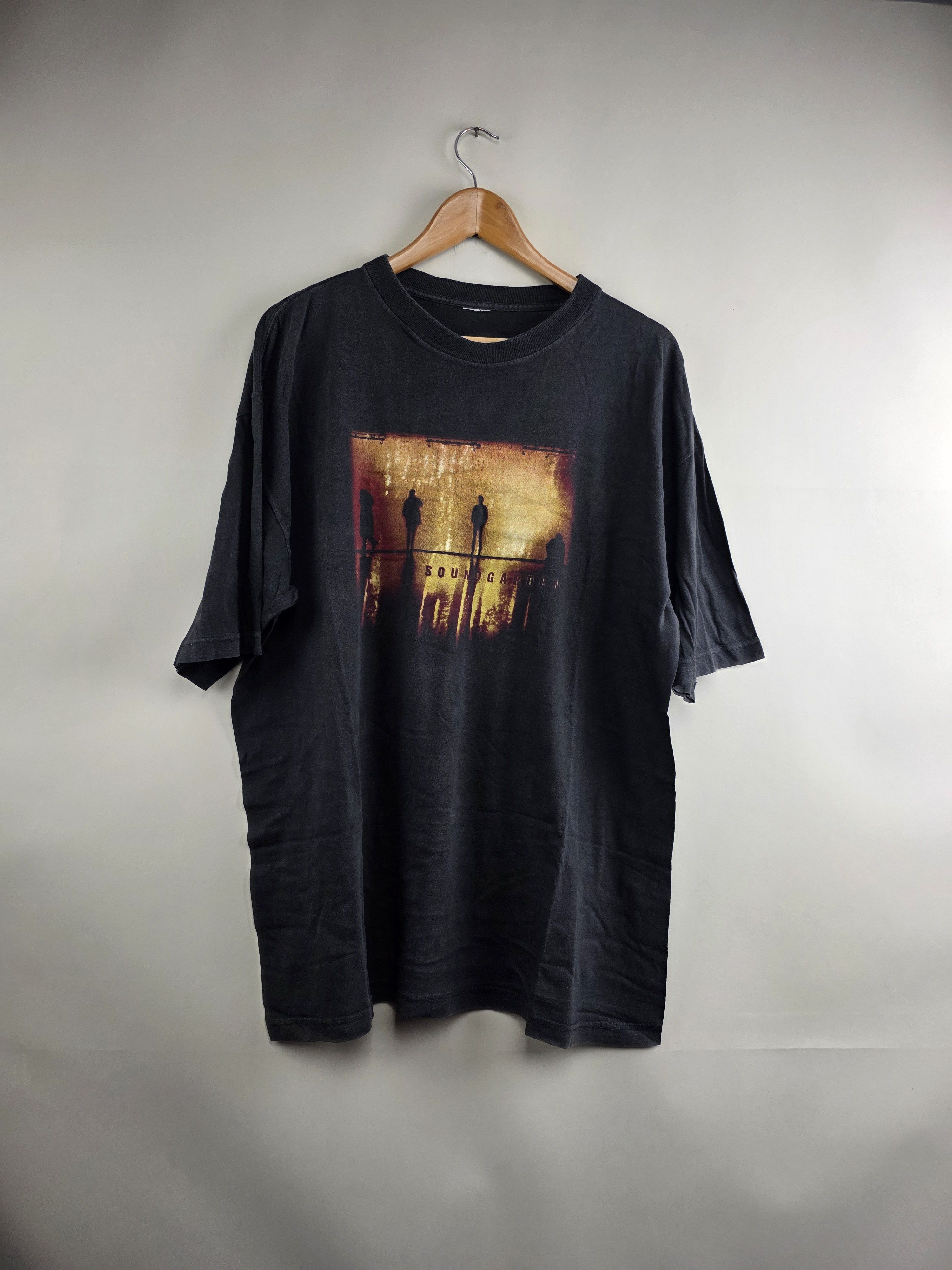 Vintage 1996 Soundgarden Down On The Upside Tour Xl 24 30 T-Shirts, Hoodie, Sweatshirt | FlexRushtees.com
