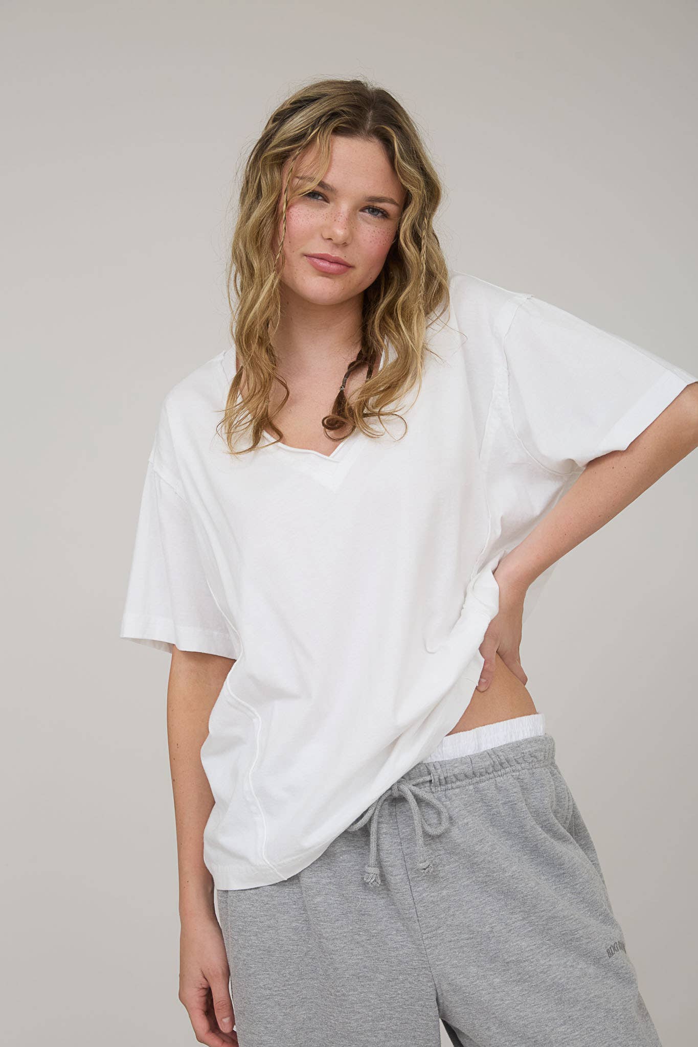 Washed Raw Edge V Neck Short Sleeve Knit Top