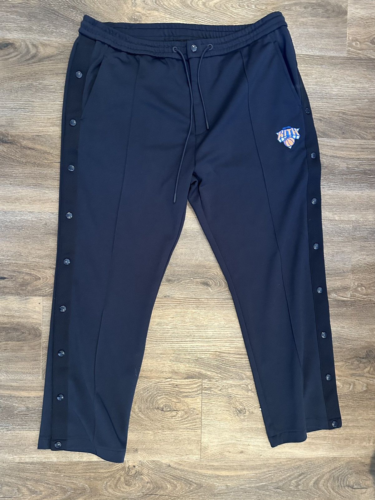 Nba Kith X Knicks Tear Away Track Pant Nocturnal Xl T-Shirts, Hoodie, Sweatshirt | AU16VibeMintTees.com