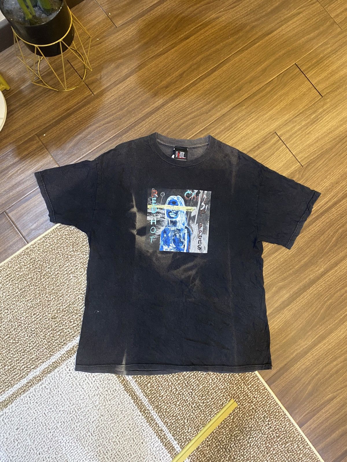 Giant 90s Y2k Rhcp By The Way Rare Tee Hoodie, Sweatshirt | FlexRushtees.com