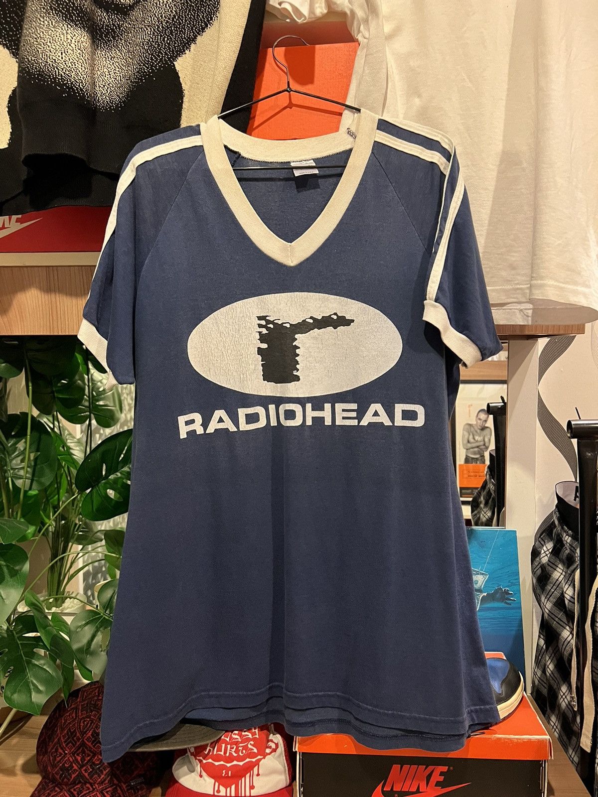 Vintage 90 S Radiohead Rare T-Shirts, Hoodie, Sweatshirt | FlexRushtees.com