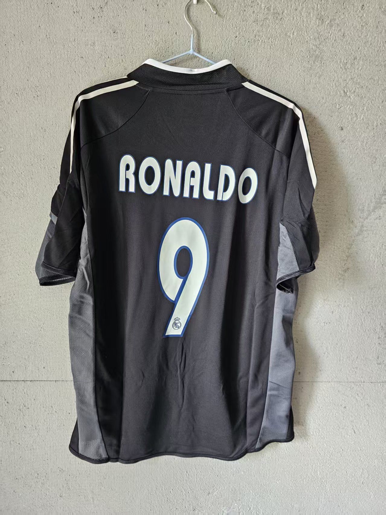 Other 2004 2005 Real Madrid 9 Ronaldo Jersey T-Shirts, Hoodie, Sweatshirt | FlexRushtees.com