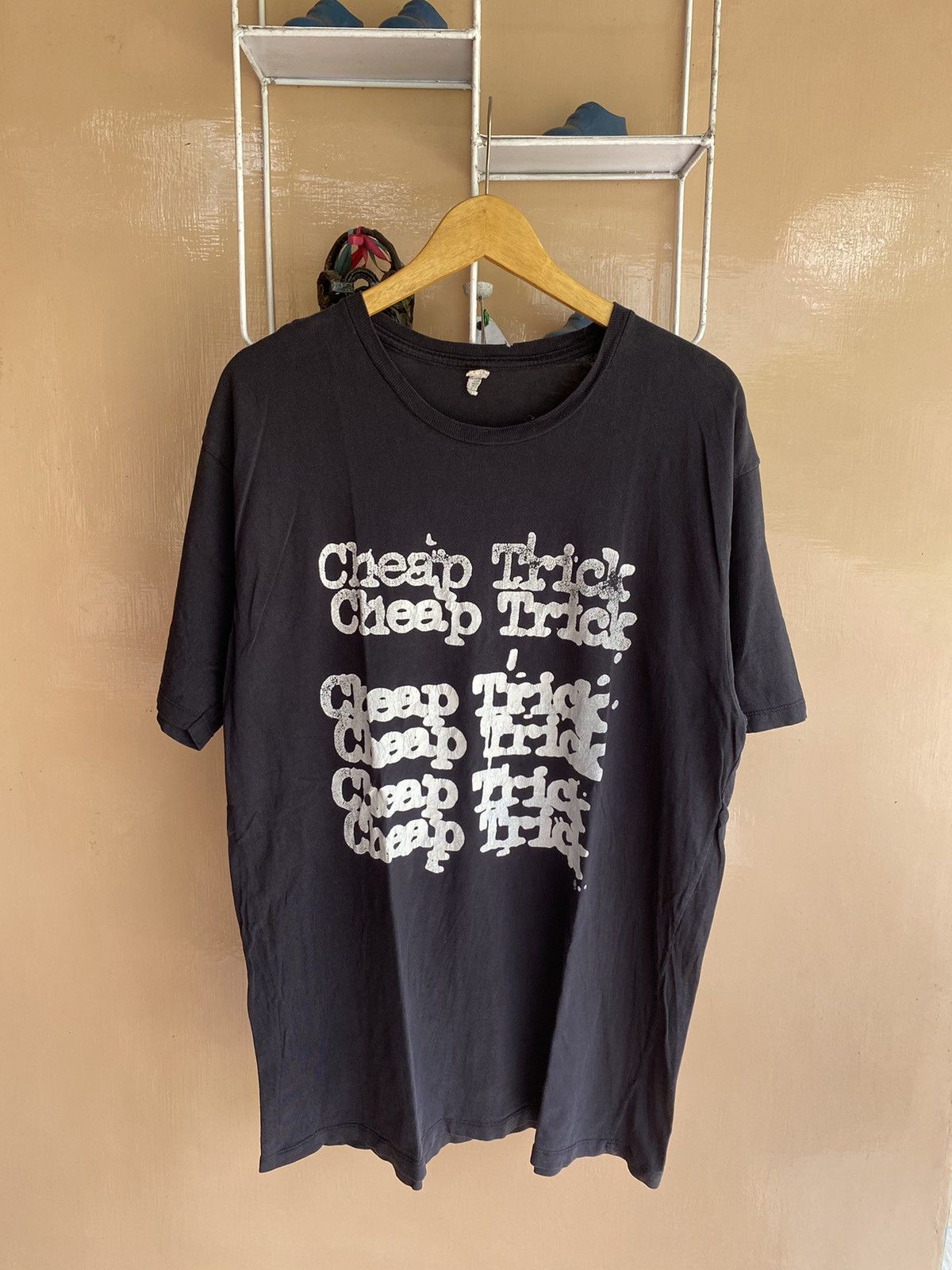 Vintage Bindingoffer Cheap Trick Vintage Tees Distressed Hoodie, Sweatshirt | FlexRushtees.com