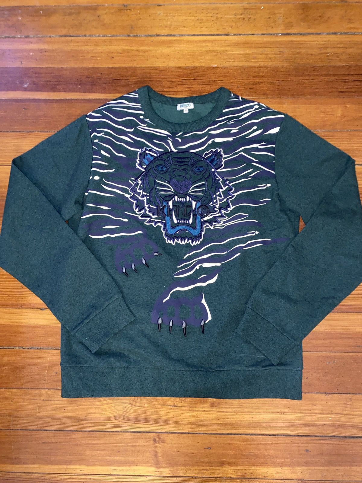 Kenzo Green Allover Tiger Graphic Crewneck Sz M T-Shirts, Hoodie, Sweatshirt | FlexRushtees.com