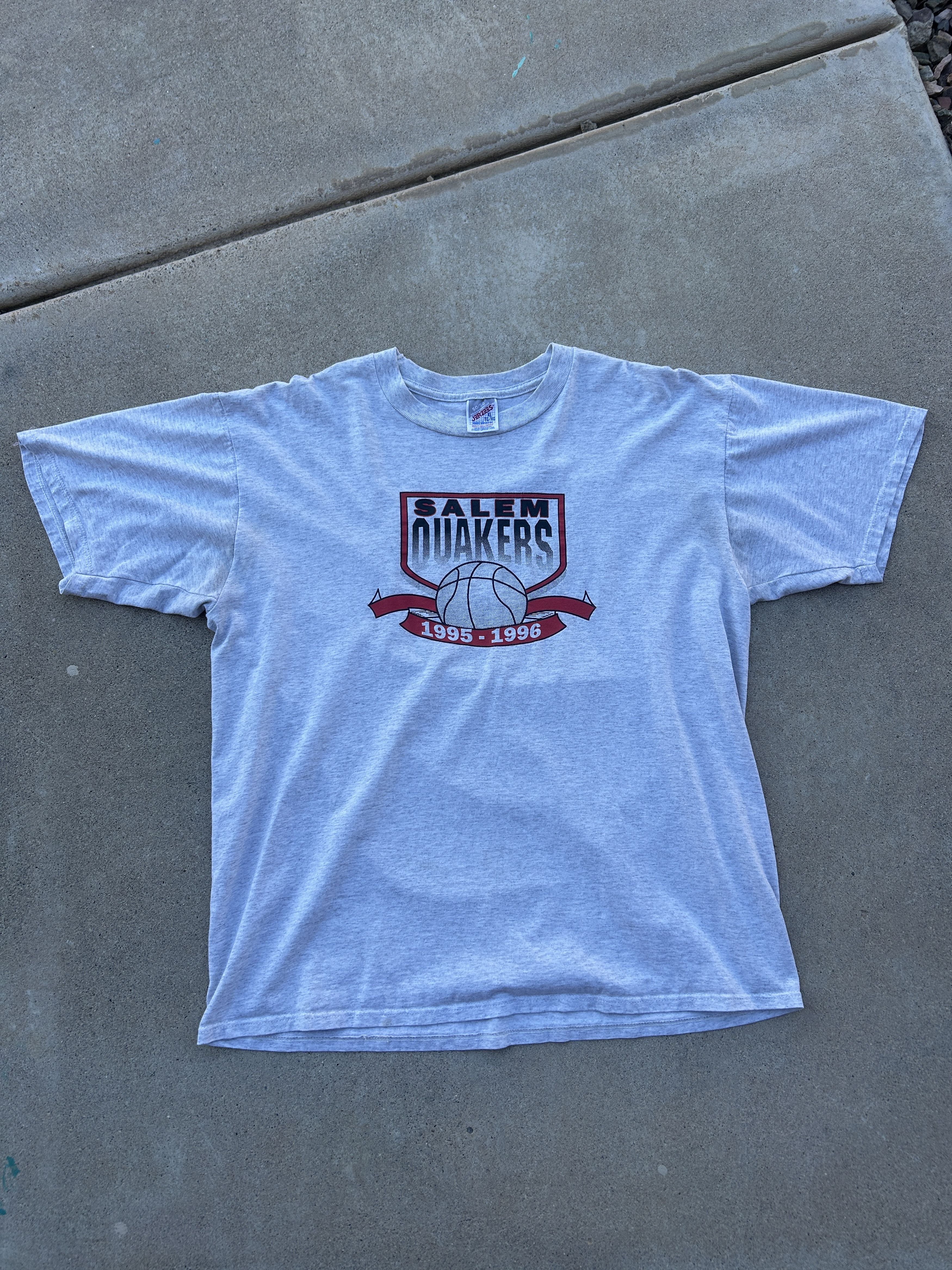 Jerzees Vintage 90s Salem Quakers Basketball Motivational Tee