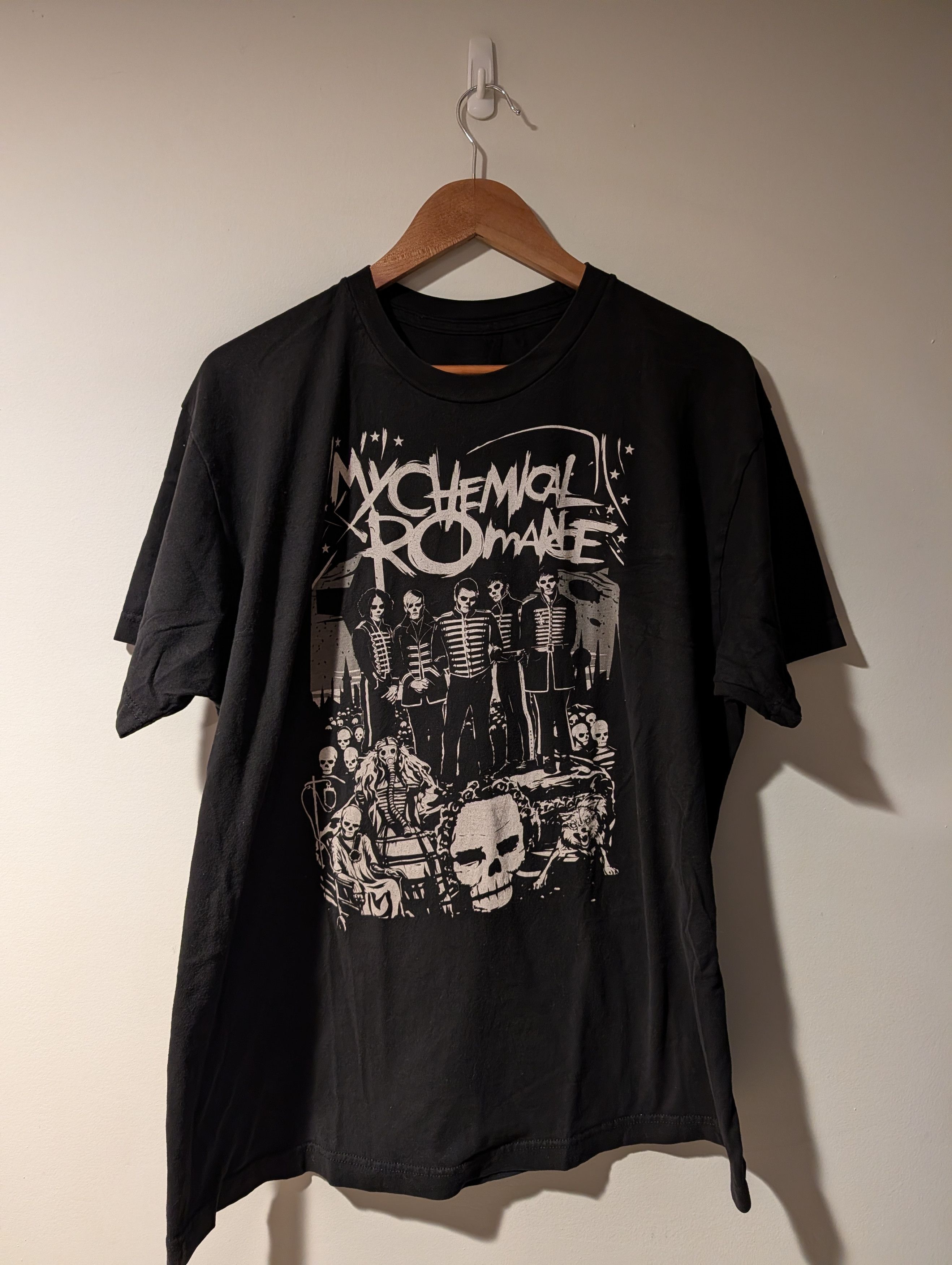 Hot Topic Vintage 2010 S My Chemical Romance Band Tour Emo T Shirt Hoodie, Sweatshirt | FlexRushtees.com