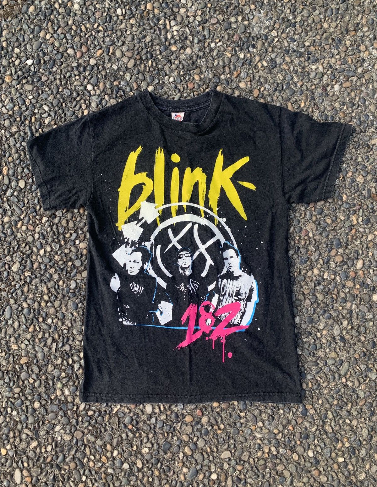 Vintage Blink 182 Tour T Shirt 2009 Hoodie, Sweatshirt | FlexRushtees.com