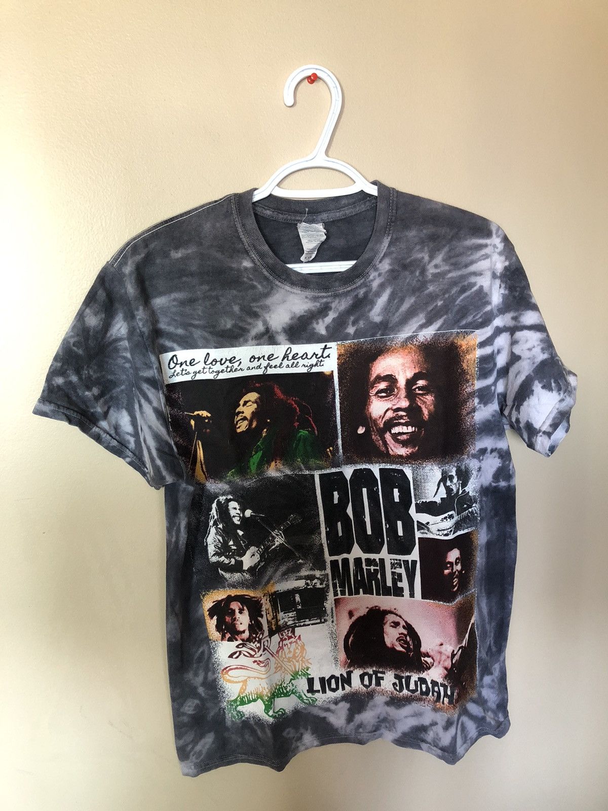 Bob Marley X Vintage Bob Marley Vintage Lion Of Judah T Shirt Hoodie, Sweatshirt | AU16VibeMintTees.com