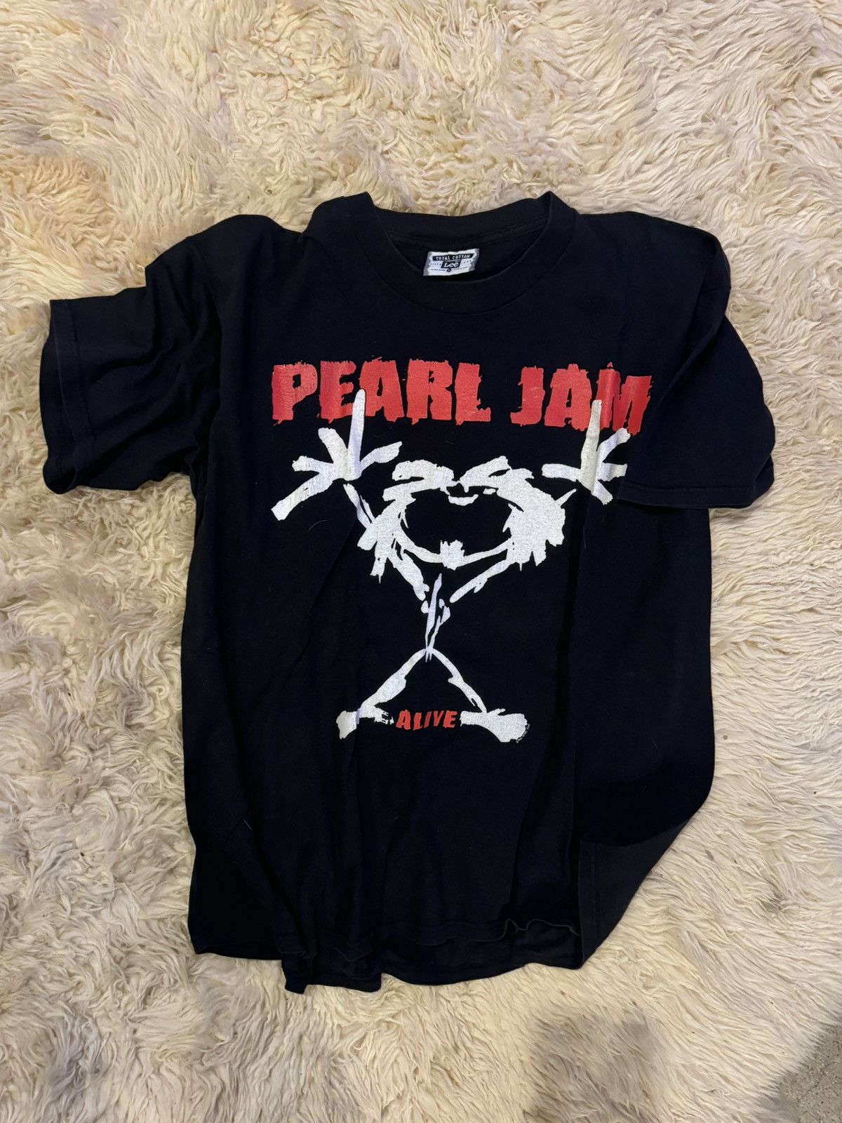 Vintage 1992 Pearl Jam Alive Stick Man Lee Tag 24 5 28 5 T-Shirts, Hoodie, Sweatshirt | FlexRushtees.com