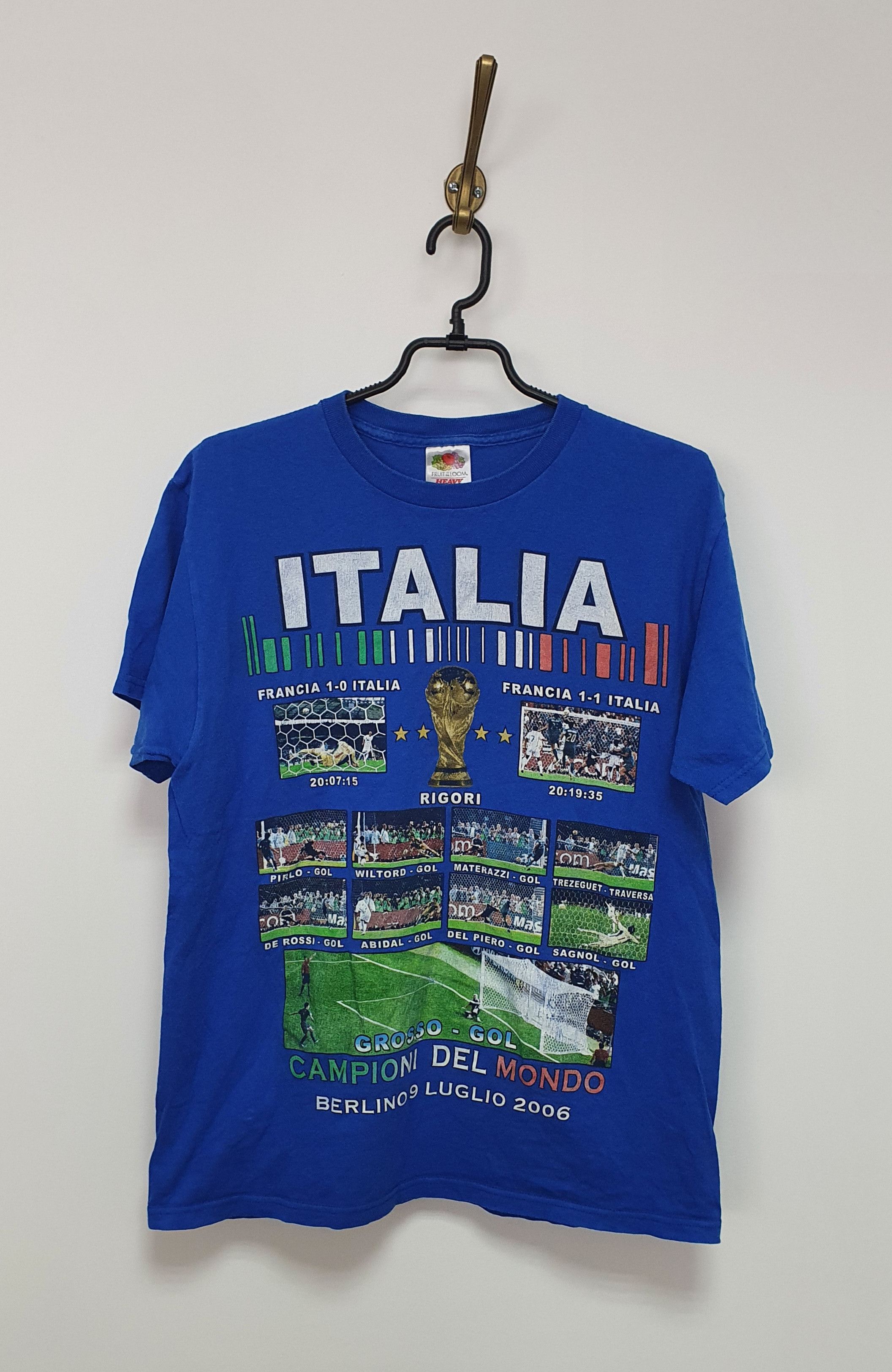 Vintage Fruit Of The Loom Italia 2006 Blue T Shirt Cotton