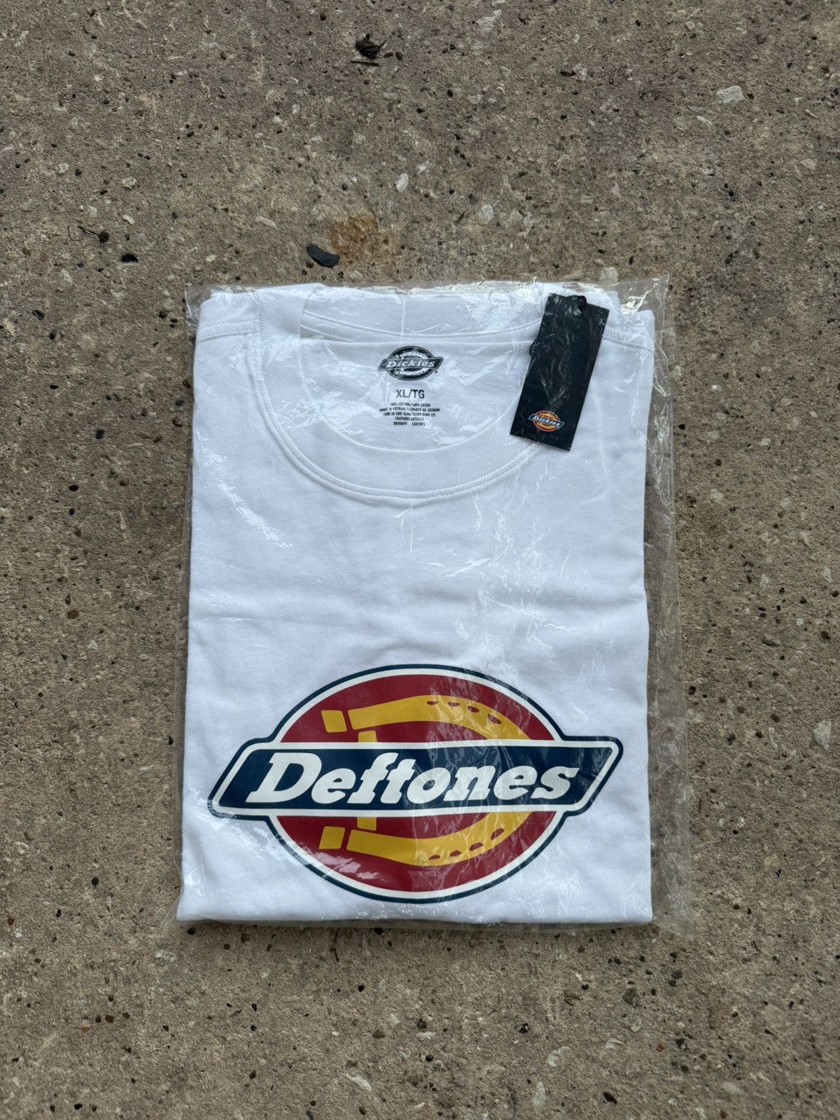 Deftones White Tee Size Xl Extra Large Hoodie, Sweatshirt | FlexRushtees.com