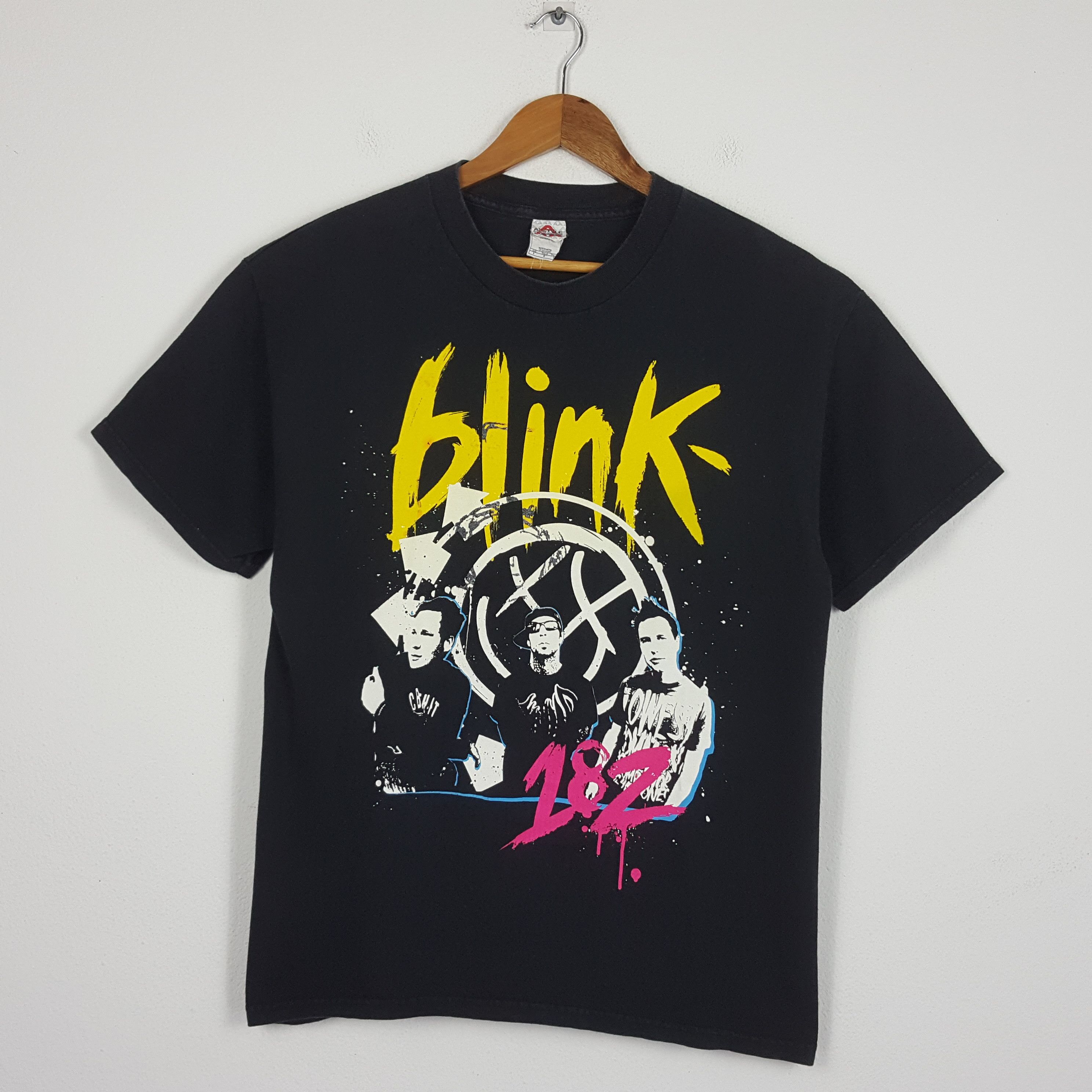 Vintage Blink 182 American Rock Band Tour T Shirt Hoodie, Sweatshirt | FlexRushtees.com