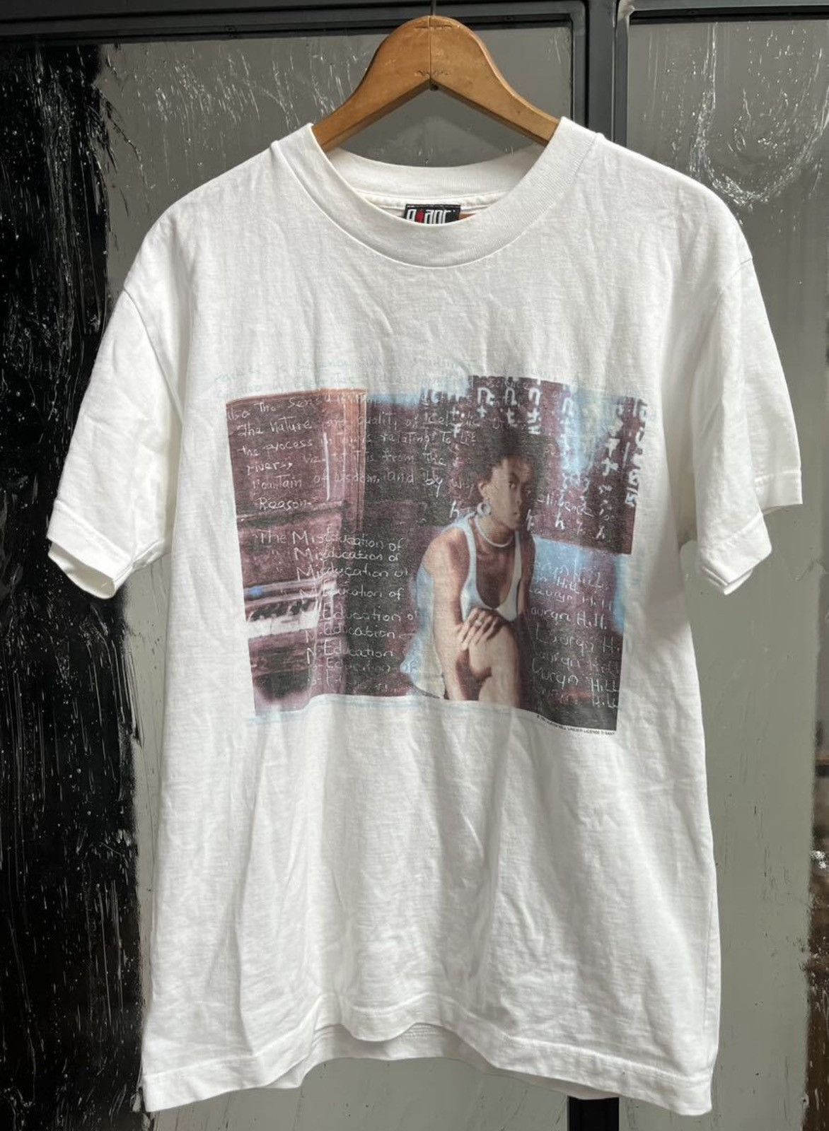 Rap Tees X Vintage 90s Lauryn Hill Vintage Tee Hoodie, Sweatshirt | FlexRushtees.com