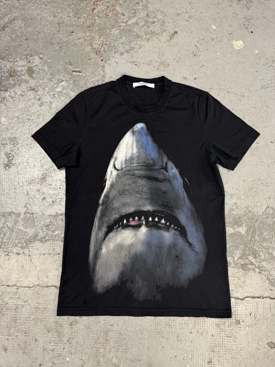 Ss2017 Givenchy Shark Black T Shirt By Riccardo Tisci Hoodie, Sweatshirt | FlexRushtees.com