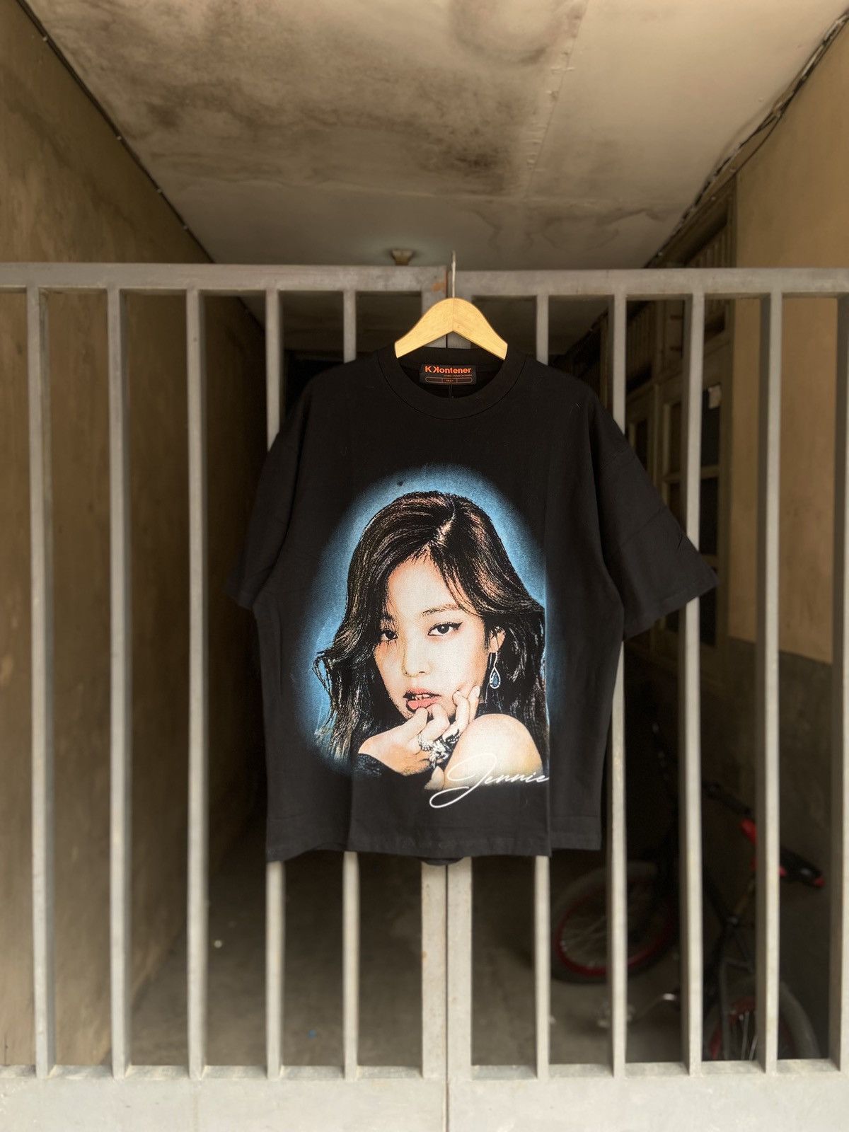 Vintage Jennie Tee Blackpink Bootlegtees Hoodie, Sweatshirt | FlexRushtees.com