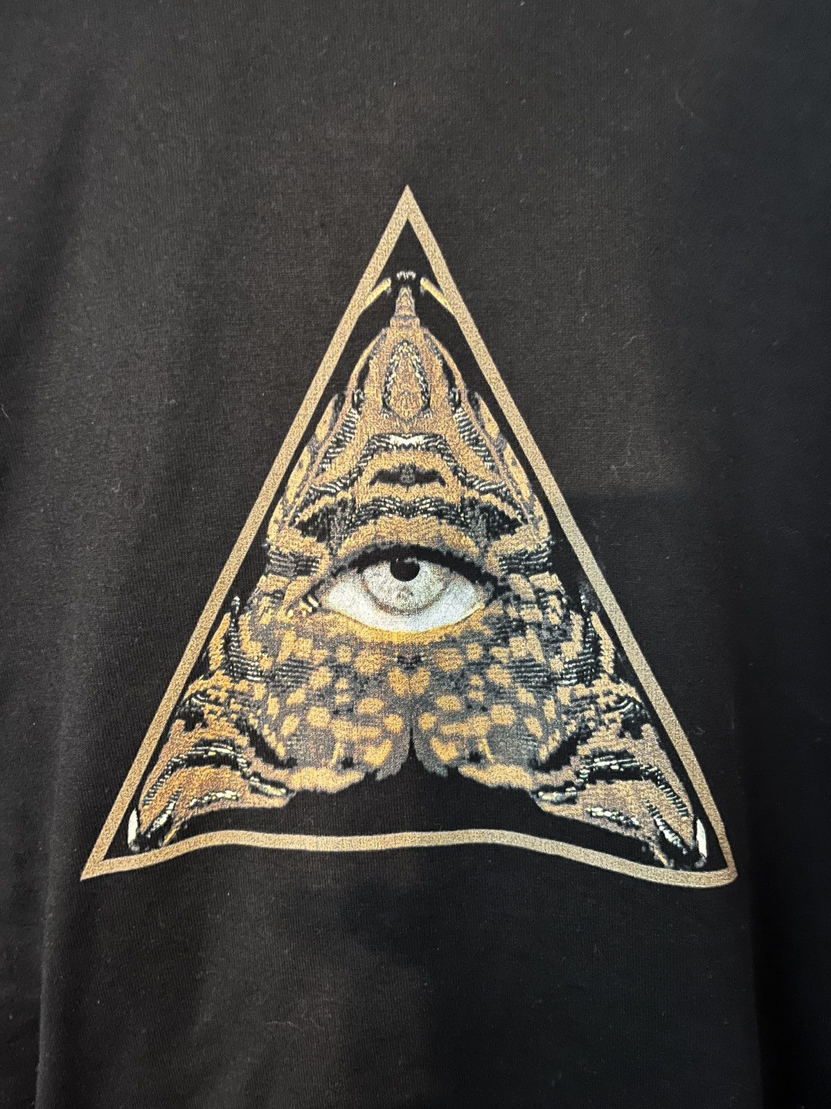 Givenchy Eye T Shirt Cuban Fit Slim Fit Hoodie, Sweatshirt | FlexRushtees.com