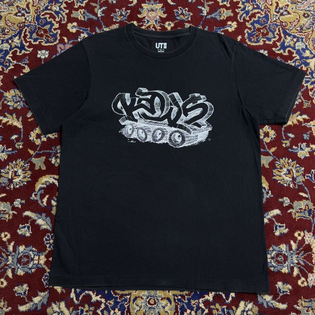 Uniqlo Tokyo Artist Graffiti Tee Y2k Hoodie, Sweatshirt | FlexRushtees.com