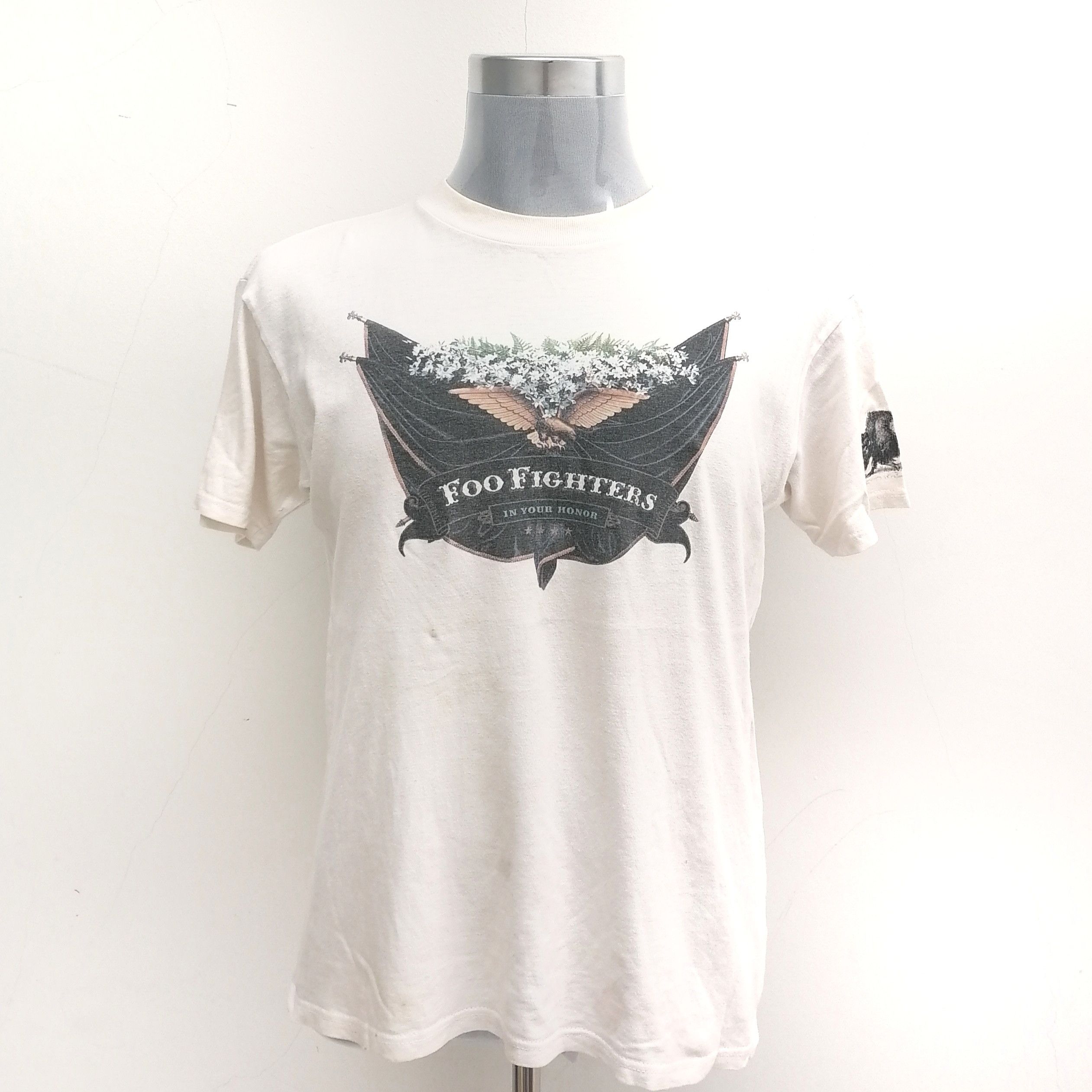 Vintage Foo Fighter Promo Tshirt Bmg Hoodie, Sweatshirt | FlexRushtees.com