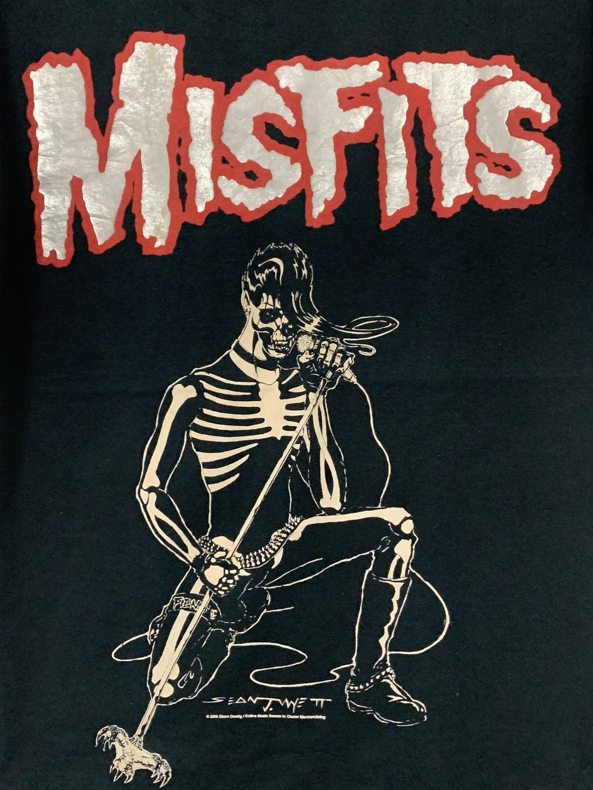 X Vintage Misfits 2005 Legacy Of Brutality Vintage T Shirt Hoodie, Sweatshirt | FlexRushtees.com