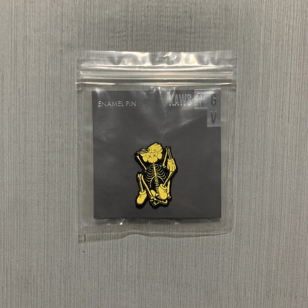 Kaws Enamel Pin Skeleton Fortnite Yellow