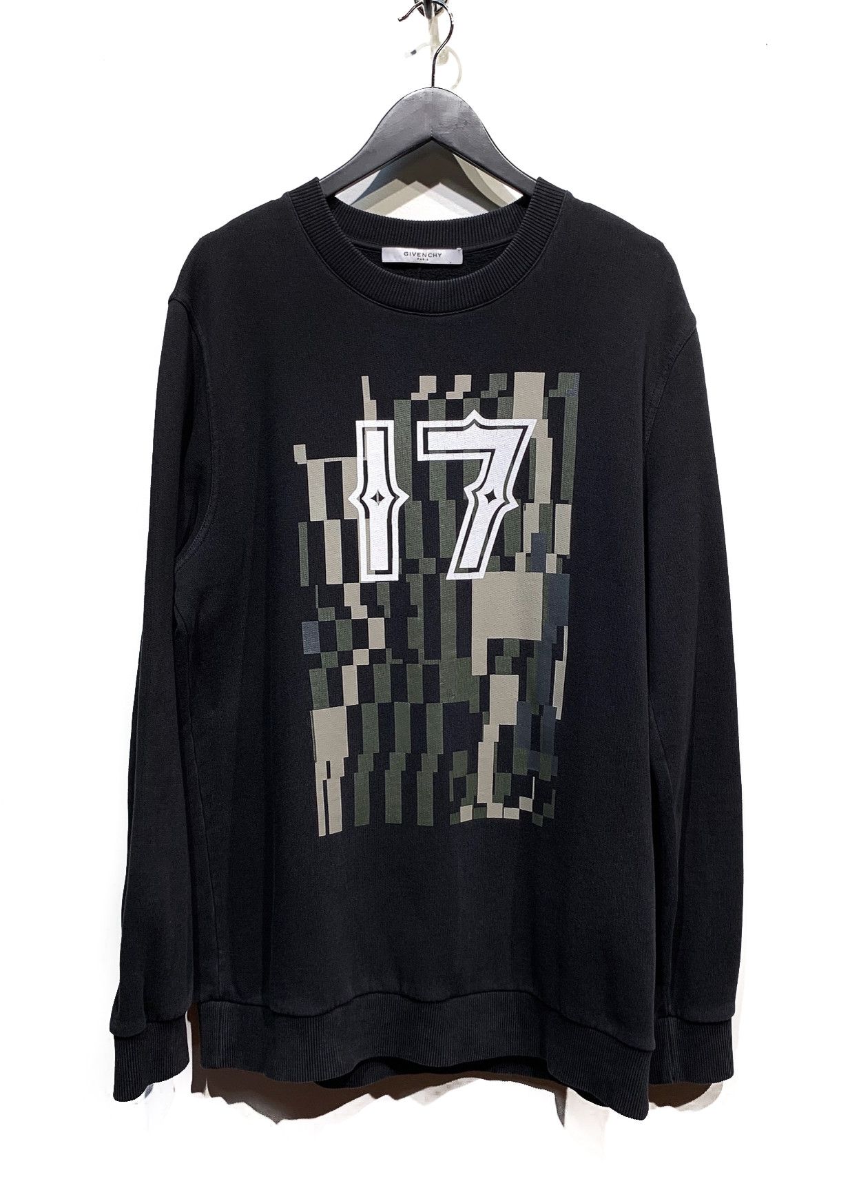 Riccardo Tisci Givenchy Black 17 Graphic Printed Sweatshirt T-Shirts, Hoodie | FlexRushtees.com