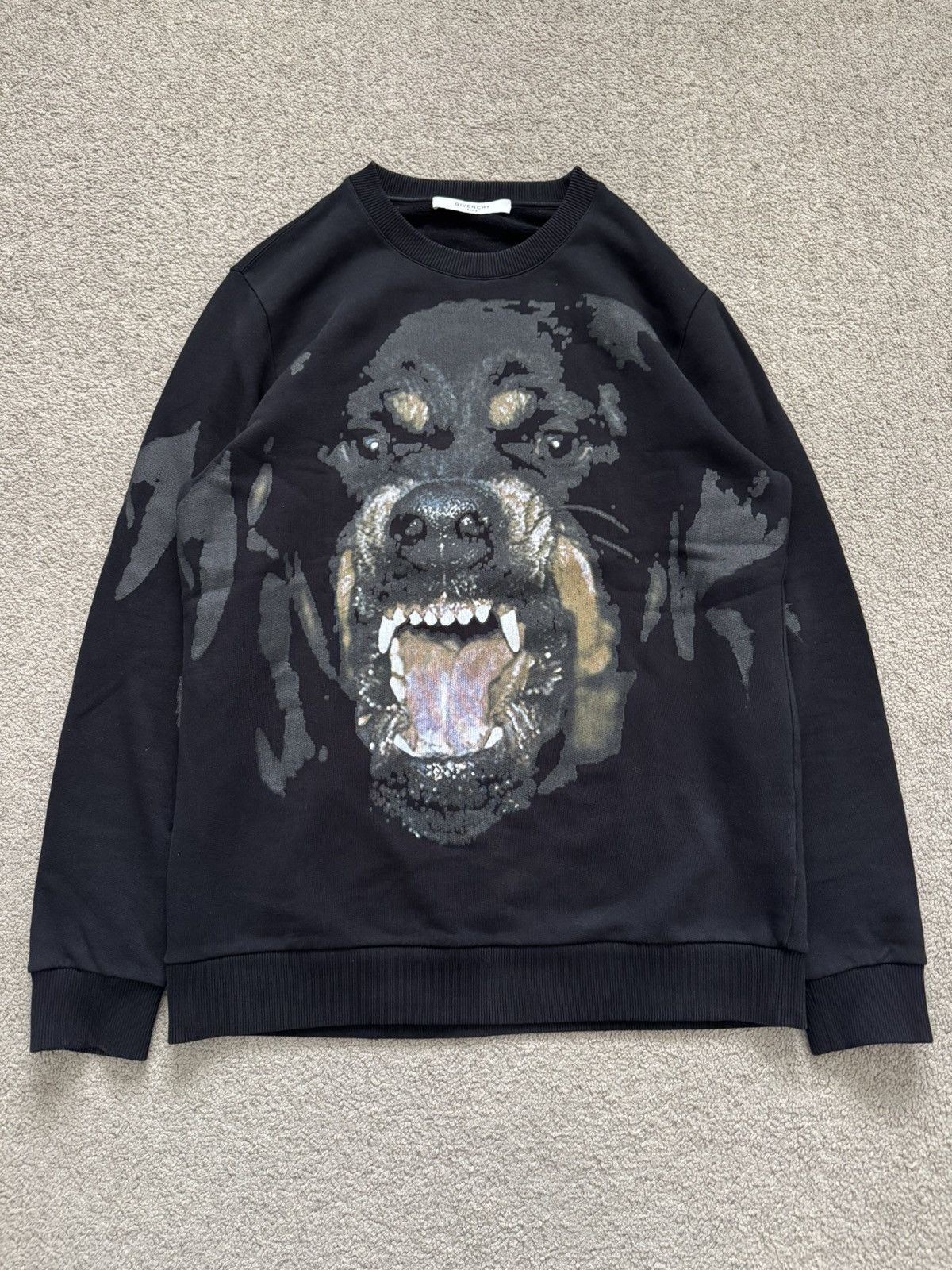 Fw17 Givenchy Riccardo Tisci Rottweiler Crewneck Sweatshirt T-Shirts, Hoodie | FlexRushtees.com