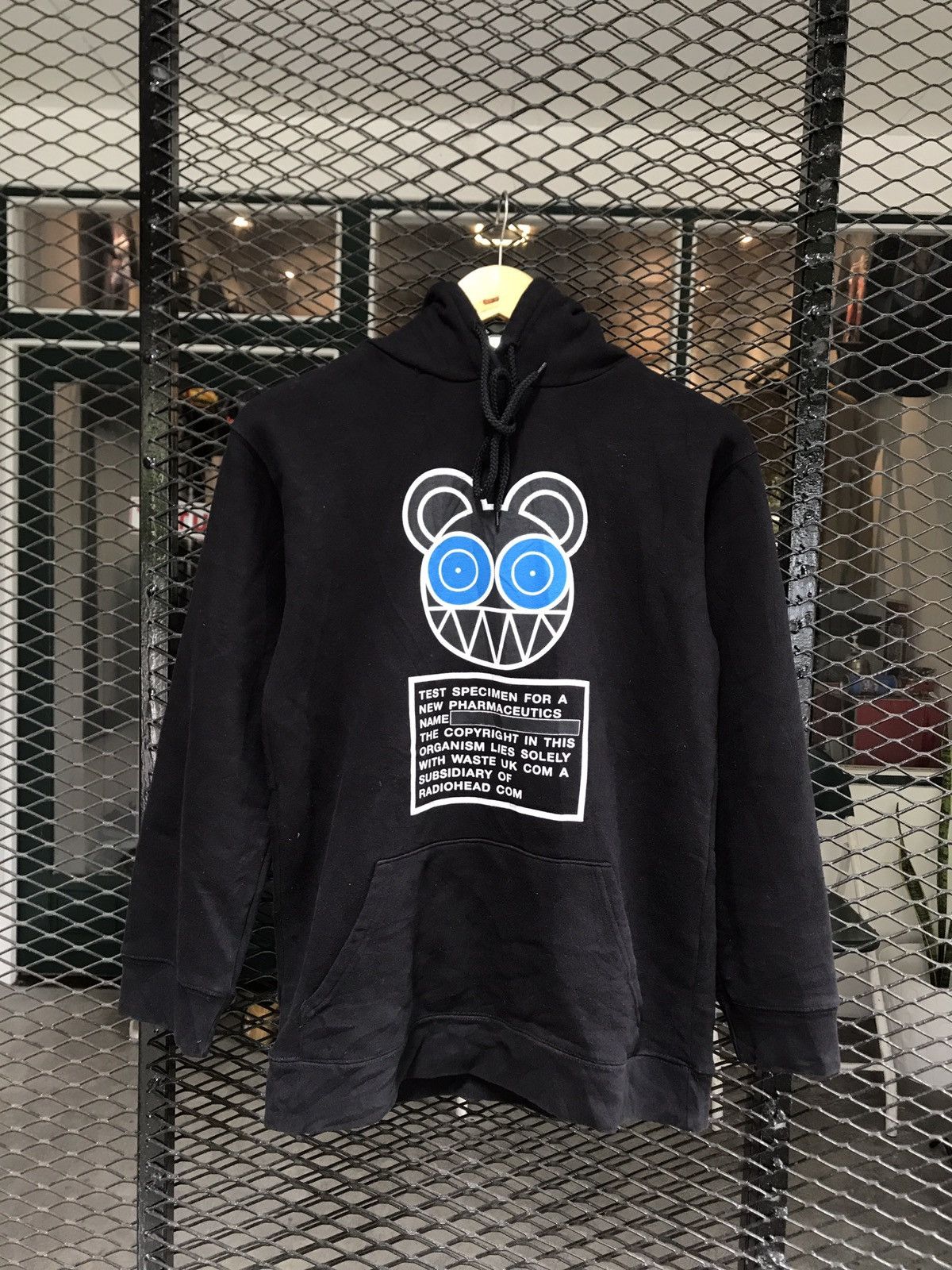 Vintage Radiohead Hoodie Rare T-Shirts, Sweatshirt | FlexRushtees.com