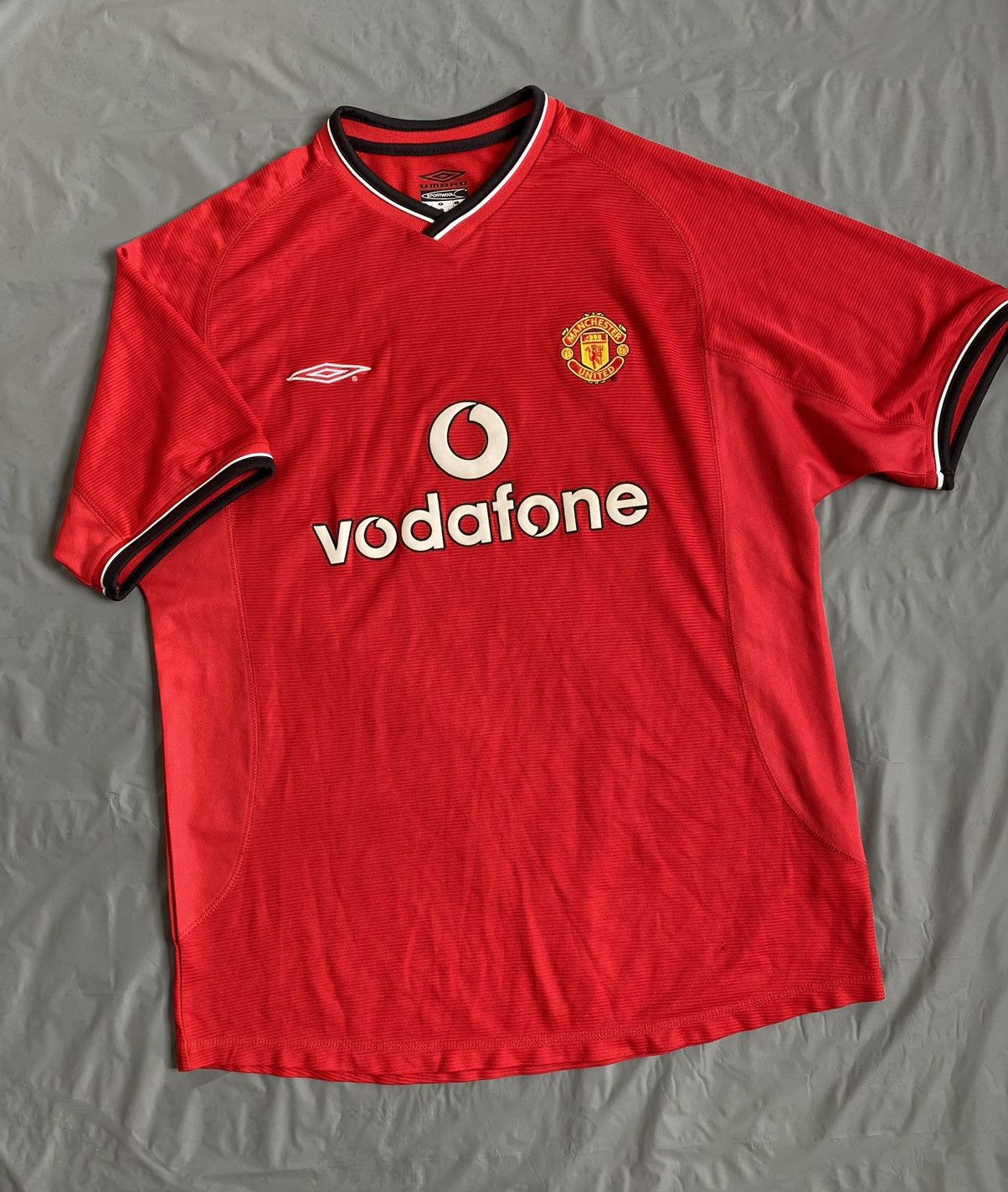 Manchester United Vintage 2000 02 Soccer Jersey Vodafone