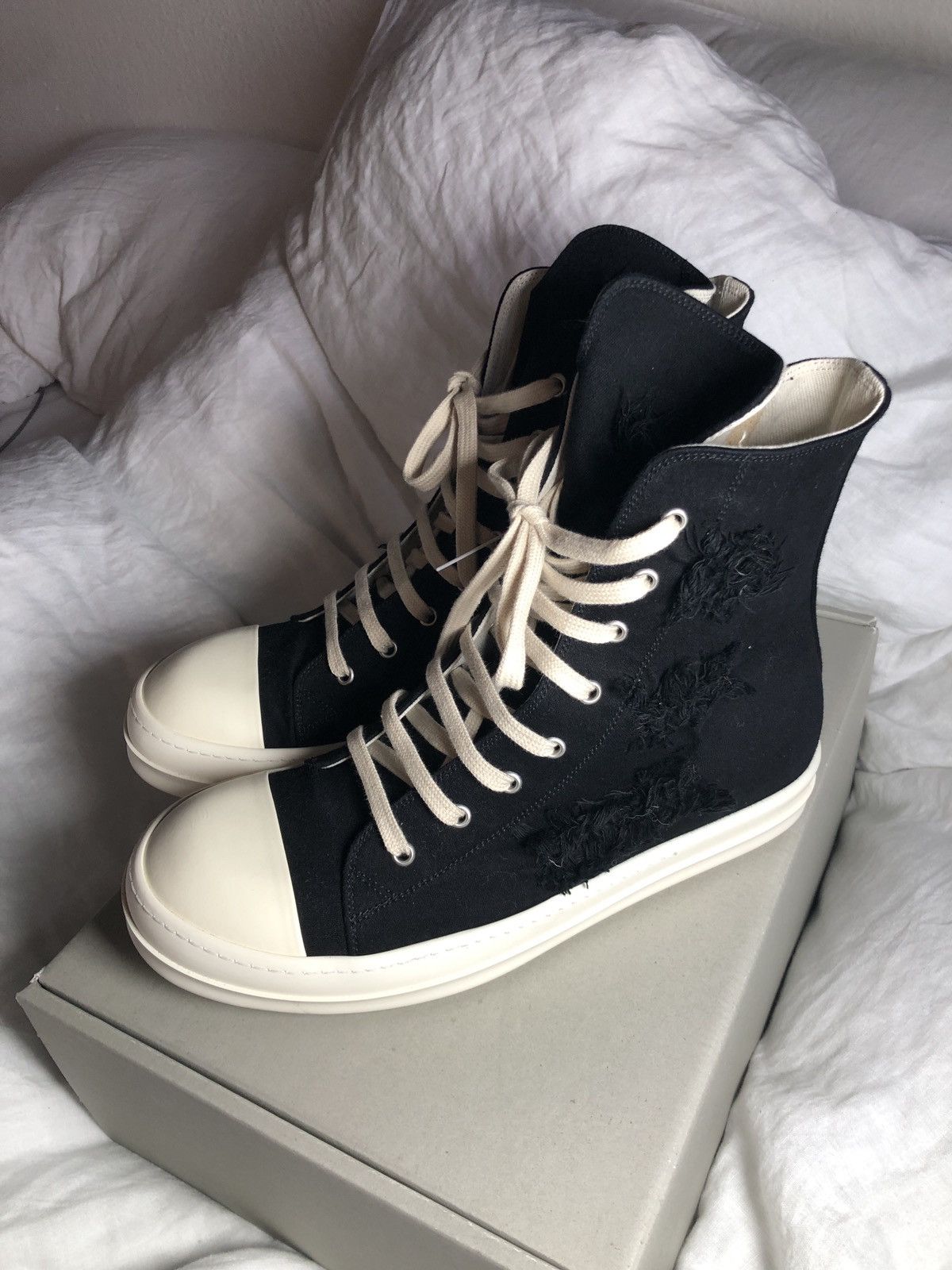Owens Drkshdw Rick Owens Drkshdw Fw22 Strobe Ramones High Slashed 41 T-Shirts, Hoodie, Sweatshirt | AU16VibeMintTees.com