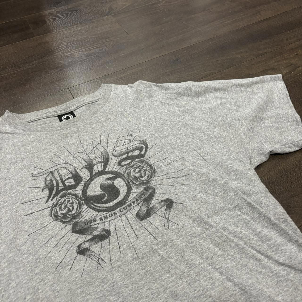 Designer Vintage Dvs Shoe Company T Shirt 00s L Hoodie, Sweatshirt | FlexRushtees.com