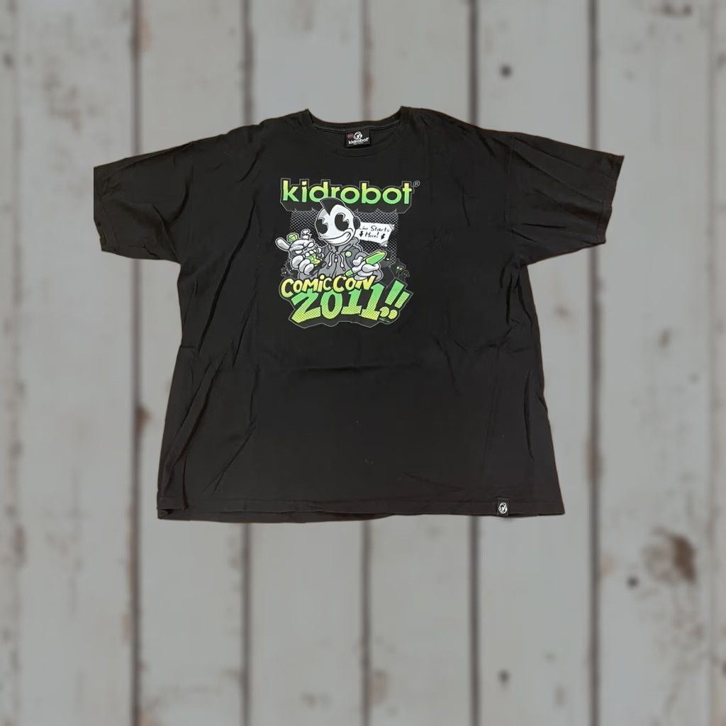 Vintage Kidrobot Comic Con 2011 T Shirt Size Xxl Men White Cotton Graphic Print Rare Hoodie, Sweatshirt | FlexRushtees.com