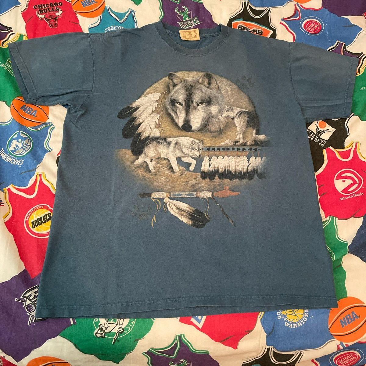 Vintage 90s Native Wolf Wolves Nature The Mountain Tee