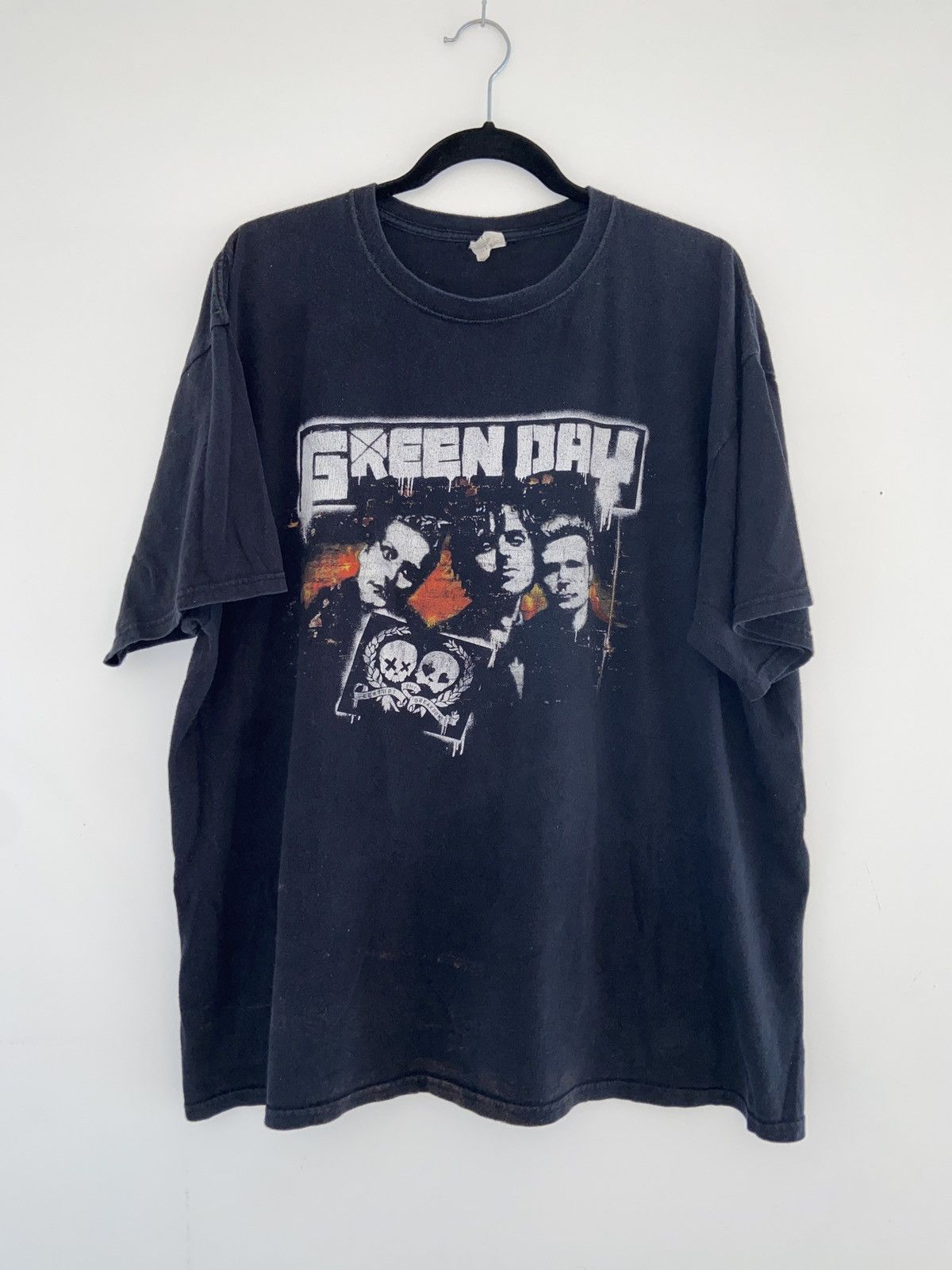 Band Tees Green Day Tour Tee Xxl 1 1 Rare Find Uni Hoodie, Sweatshirt | FlexRushtees.com