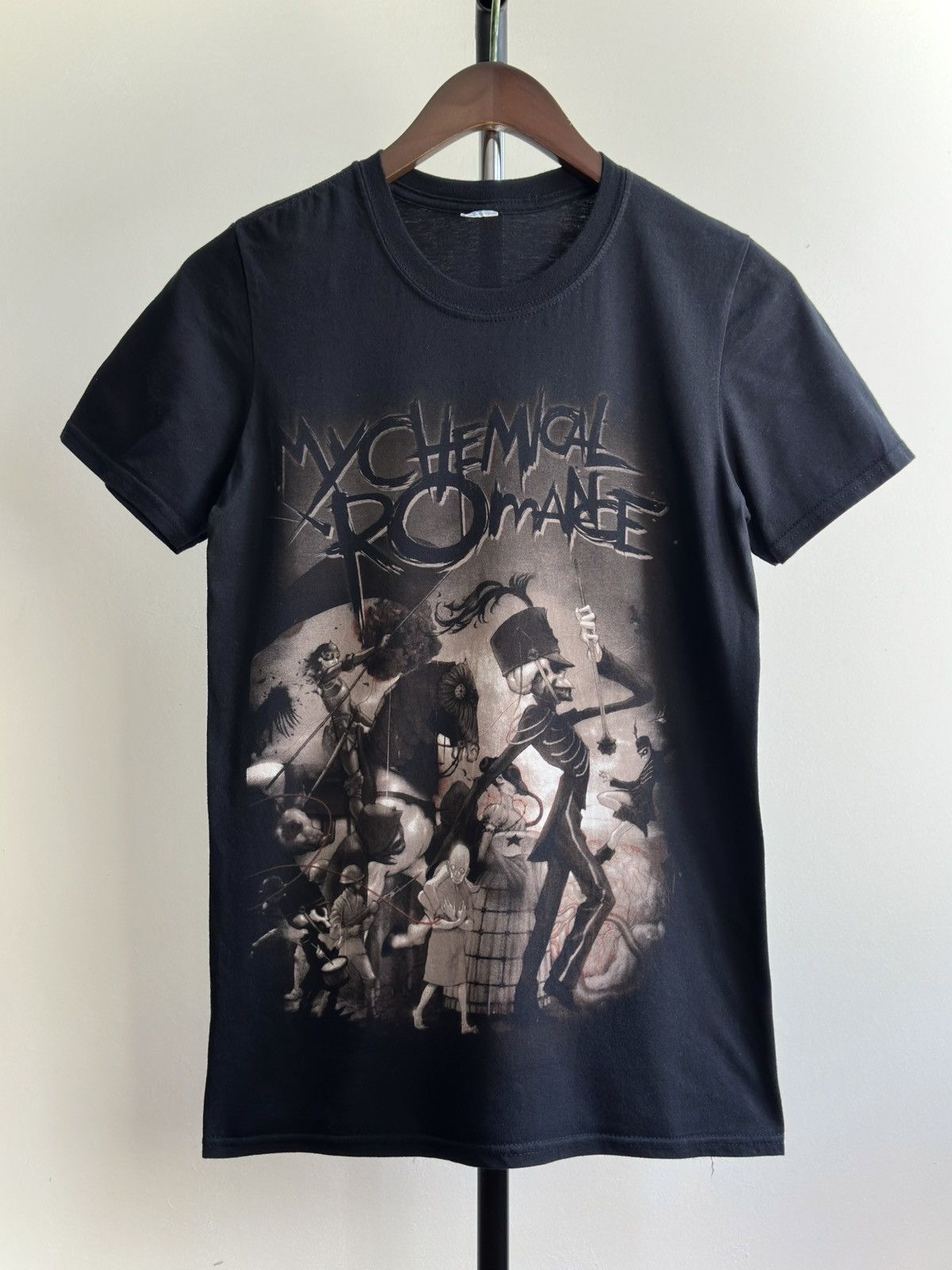 My Chemical Romance X Vintage Vintage Y2k My Chemical Romance Band Tee Hoodie, Sweatshirt | FlexRushtees.com