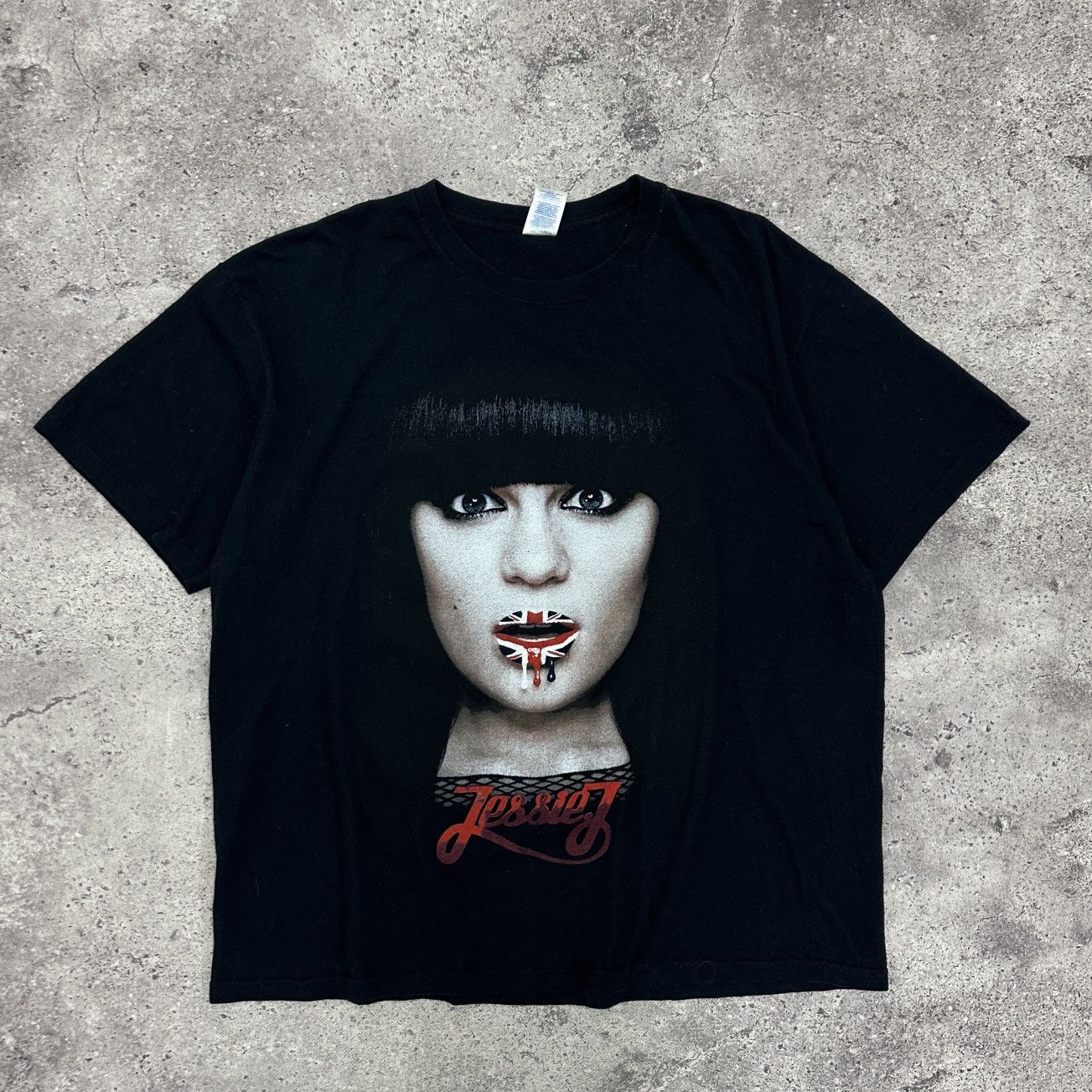 Vintage 00s Jessie J Heart Beat Tour 2011 Tee Y2k Rose Uk Hoodie, Sweatshirt | FlexRushtees.com