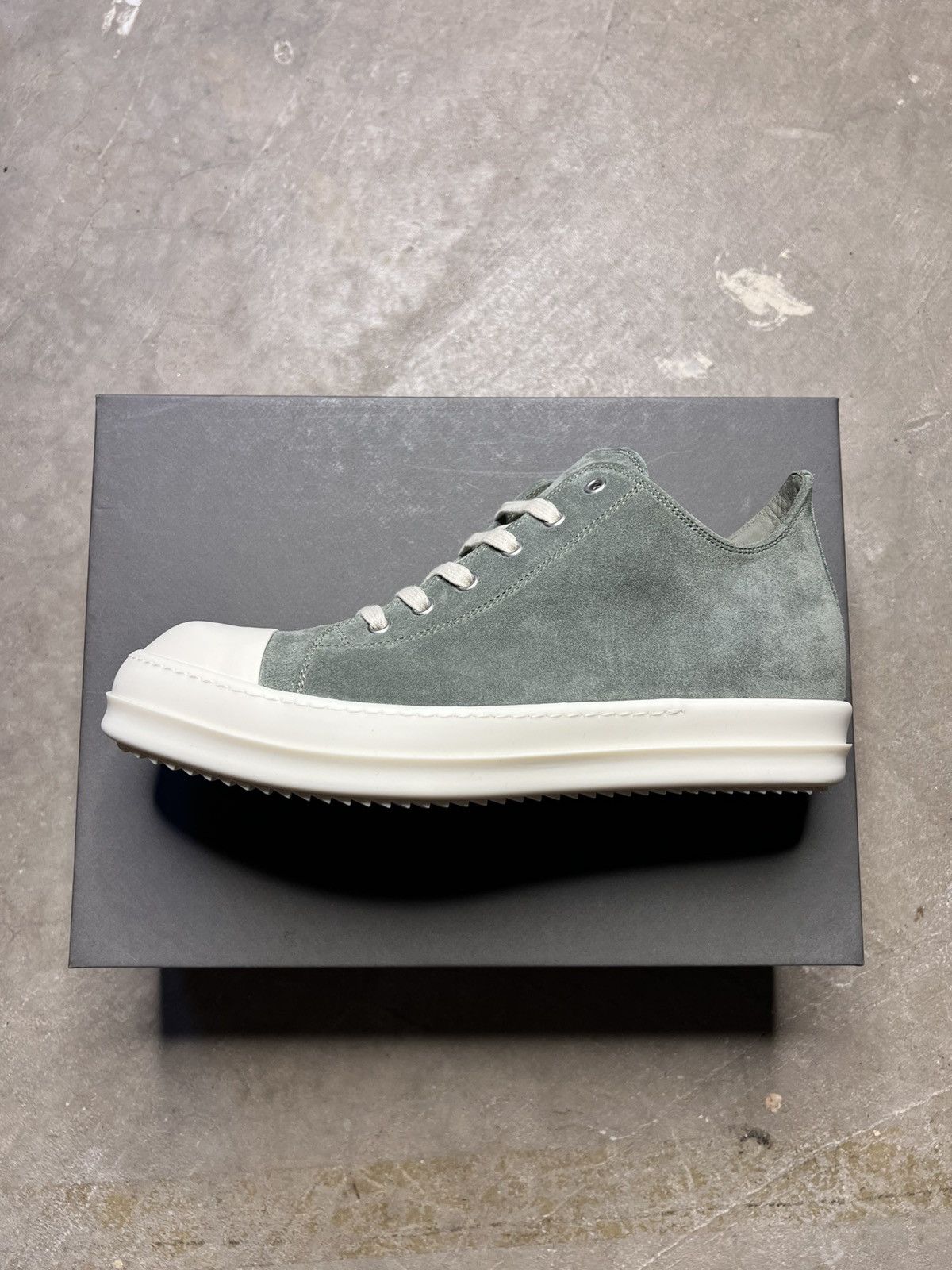Rick Owens Ramones Low Sneaks Mainline T-Shirts, Hoodie, Sweatshirt | AU16VibeMintTees.com